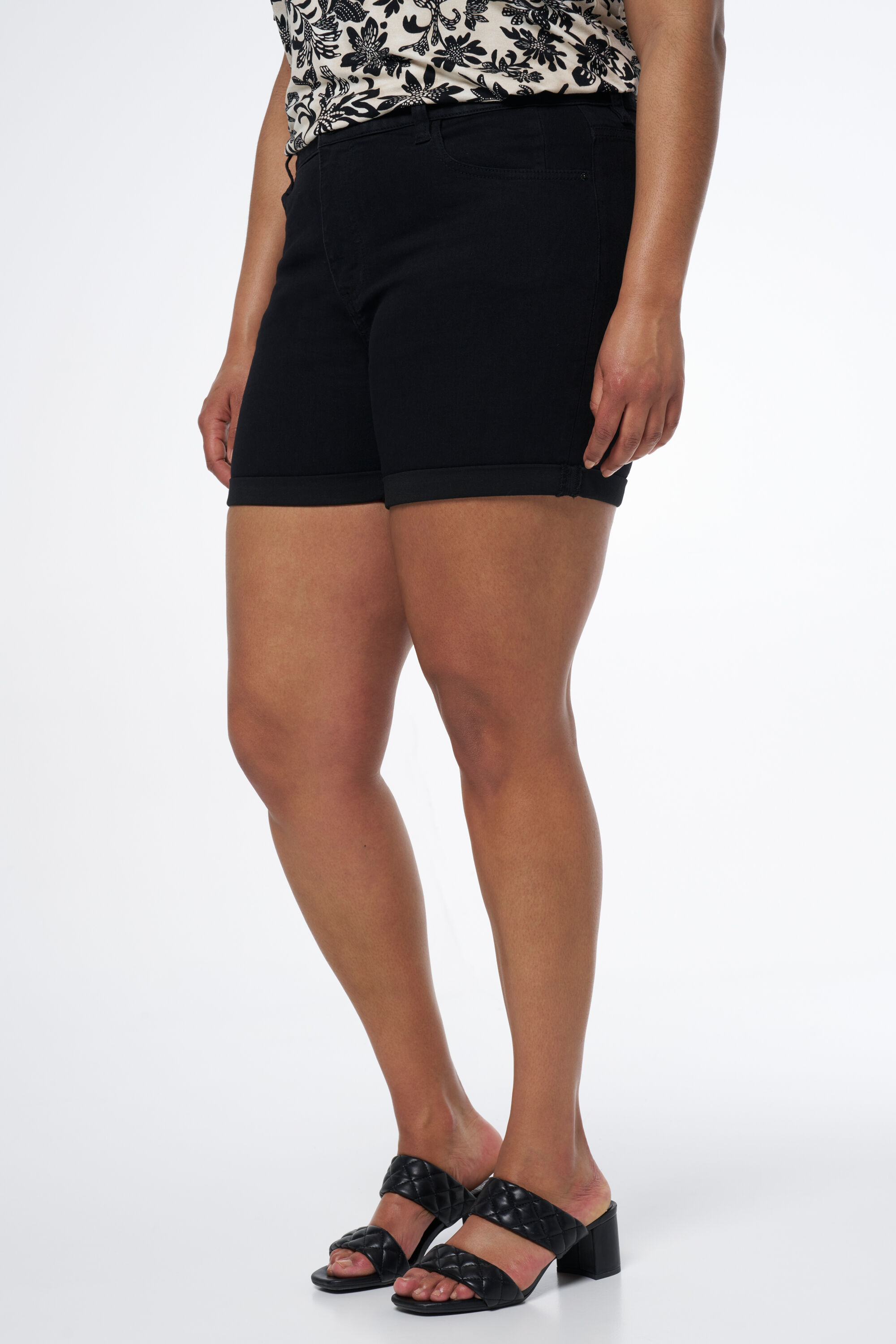 Denim short image number 5