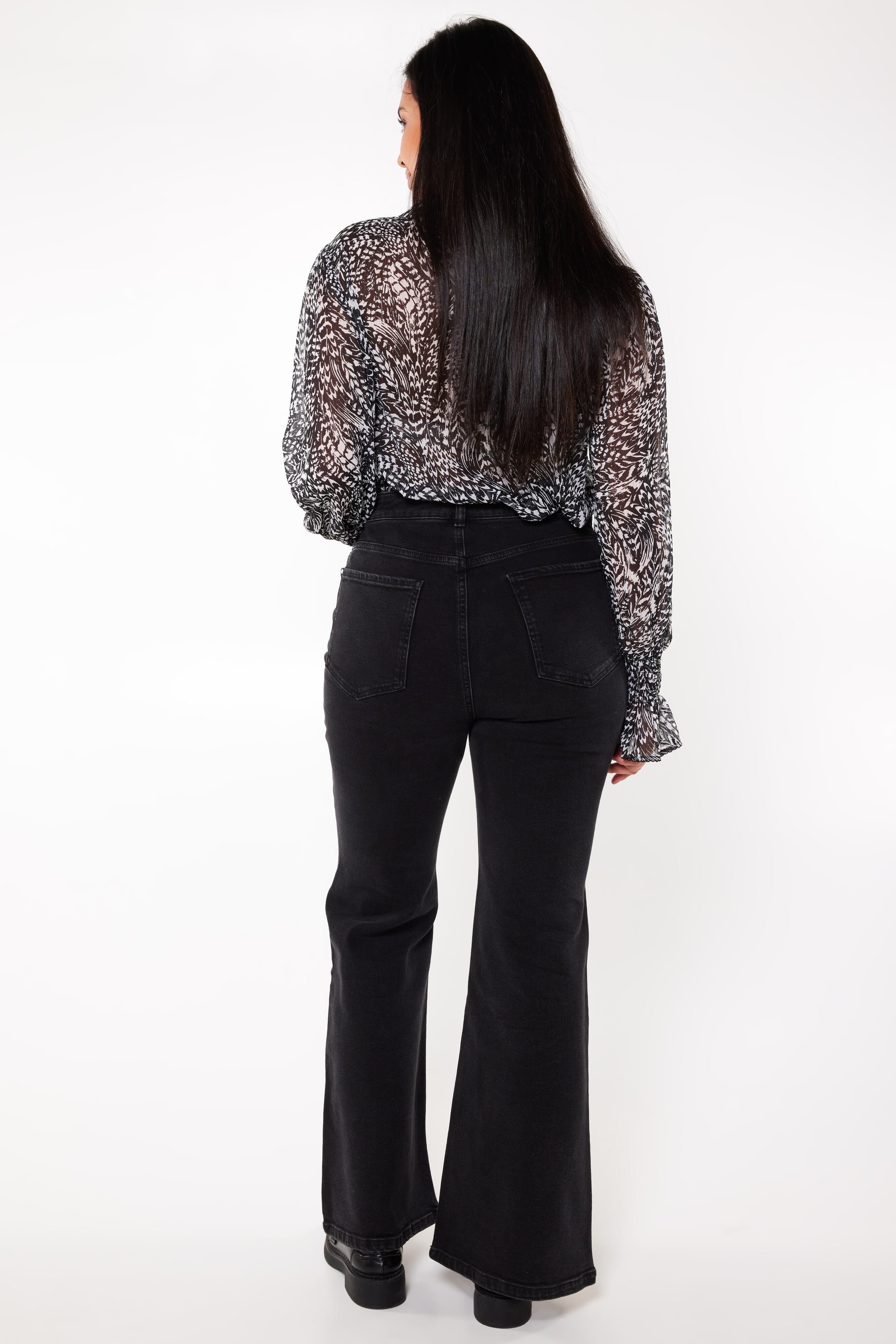 Bootleg jeans image number 4