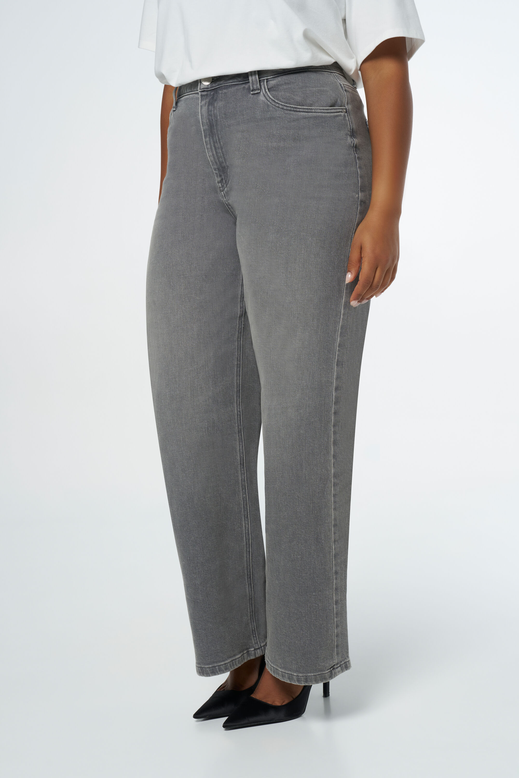 Wide leg jeans image number 5