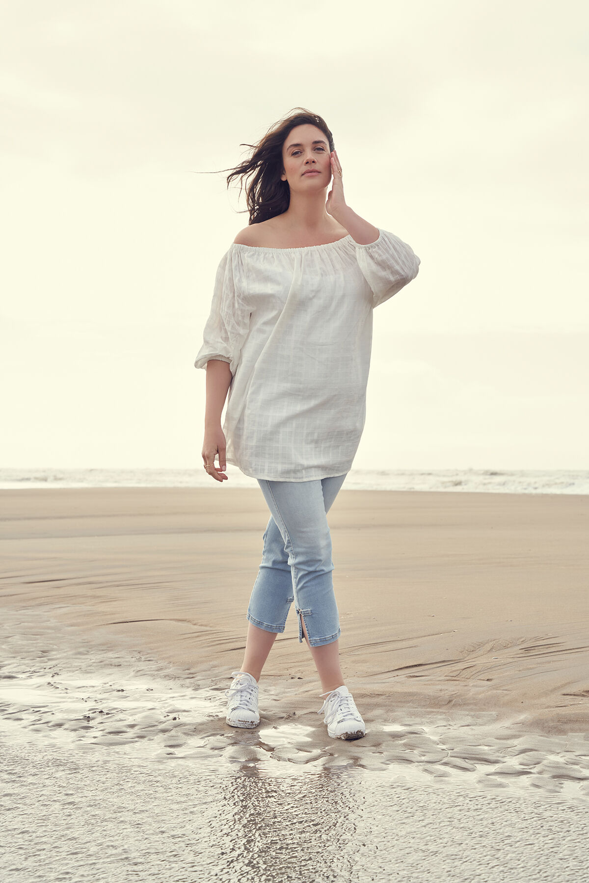 Off-shoulder blouse image number 0