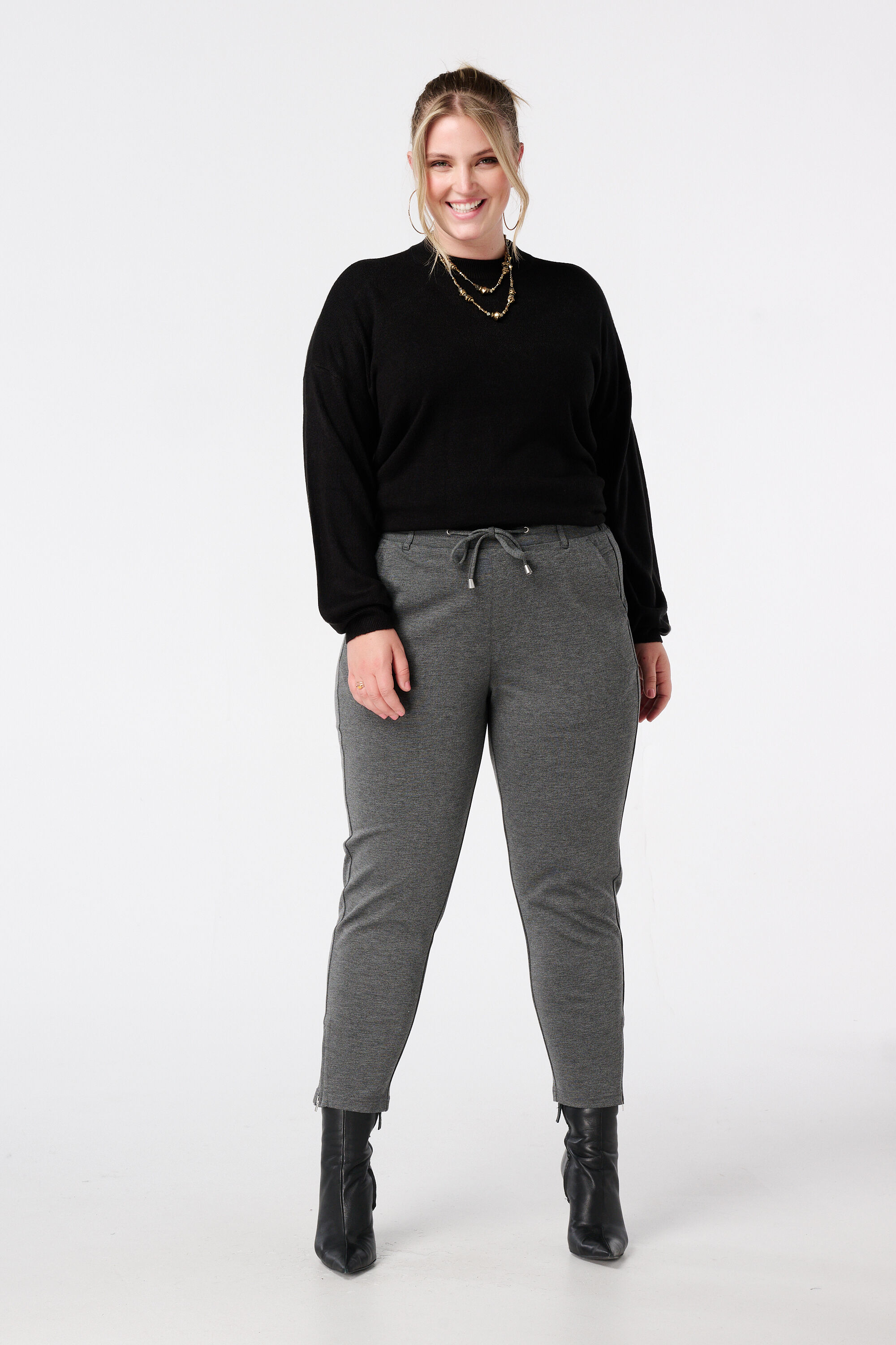 Fijn gebreide trui met ballonmouwen image number 5