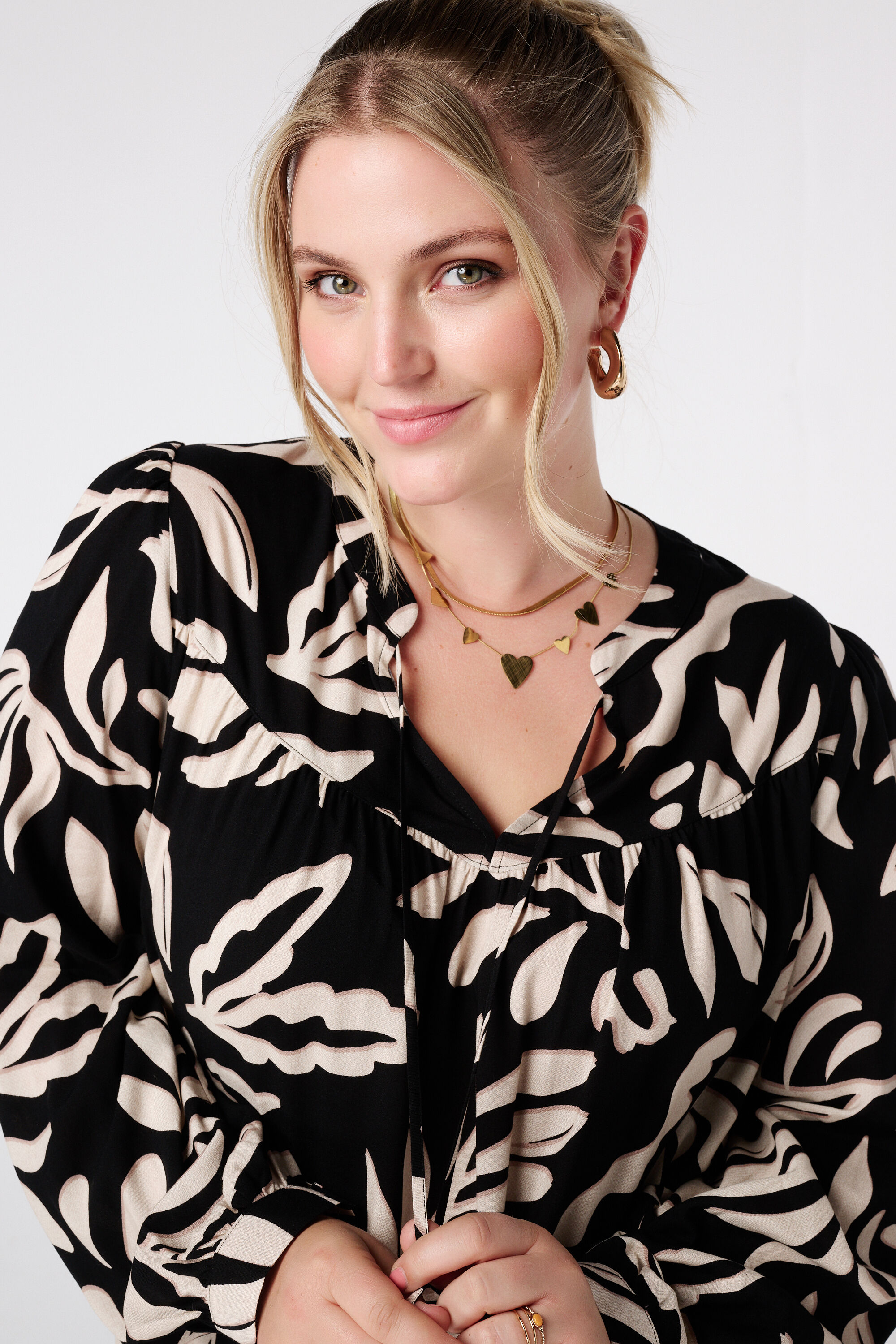 Blouse met print en klosjes image number 4