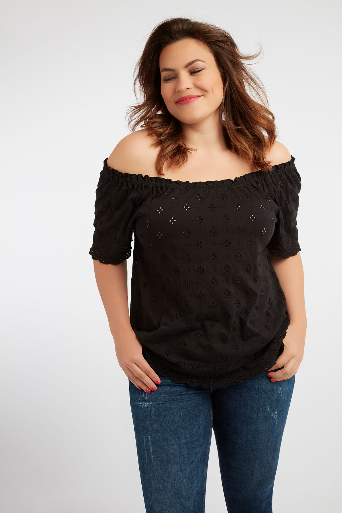 Off-shoulder top met broderie image number 6