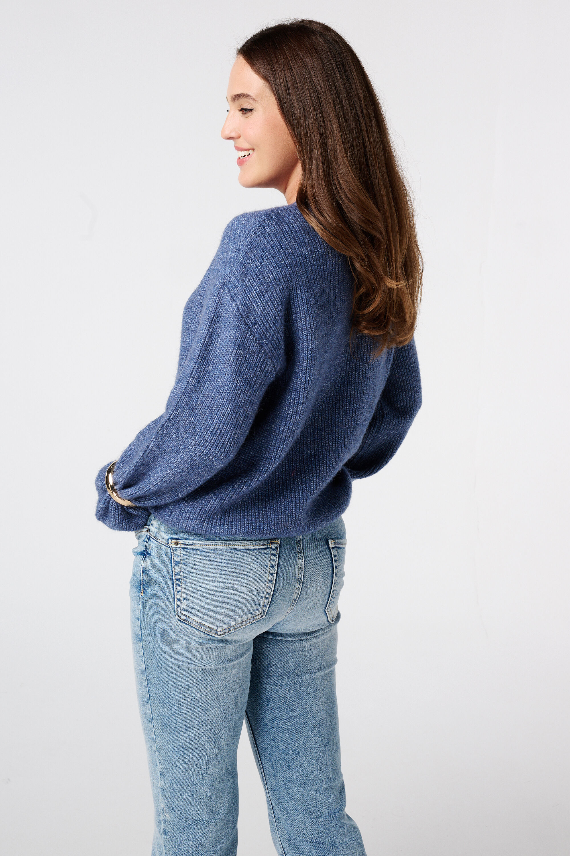 Fijn gebreide trui met ballonmouwen image number 3