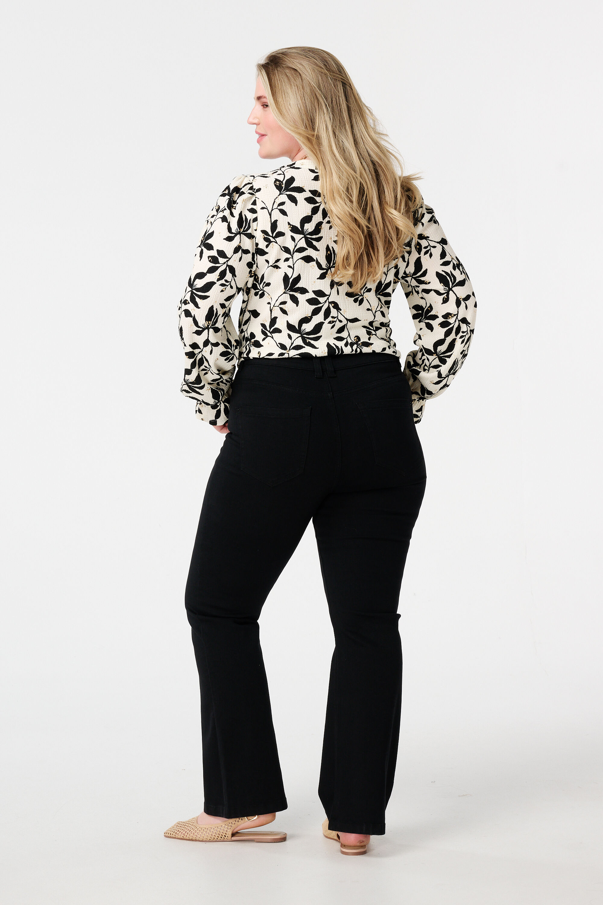 Flared leg jeans JASMIN image number 3