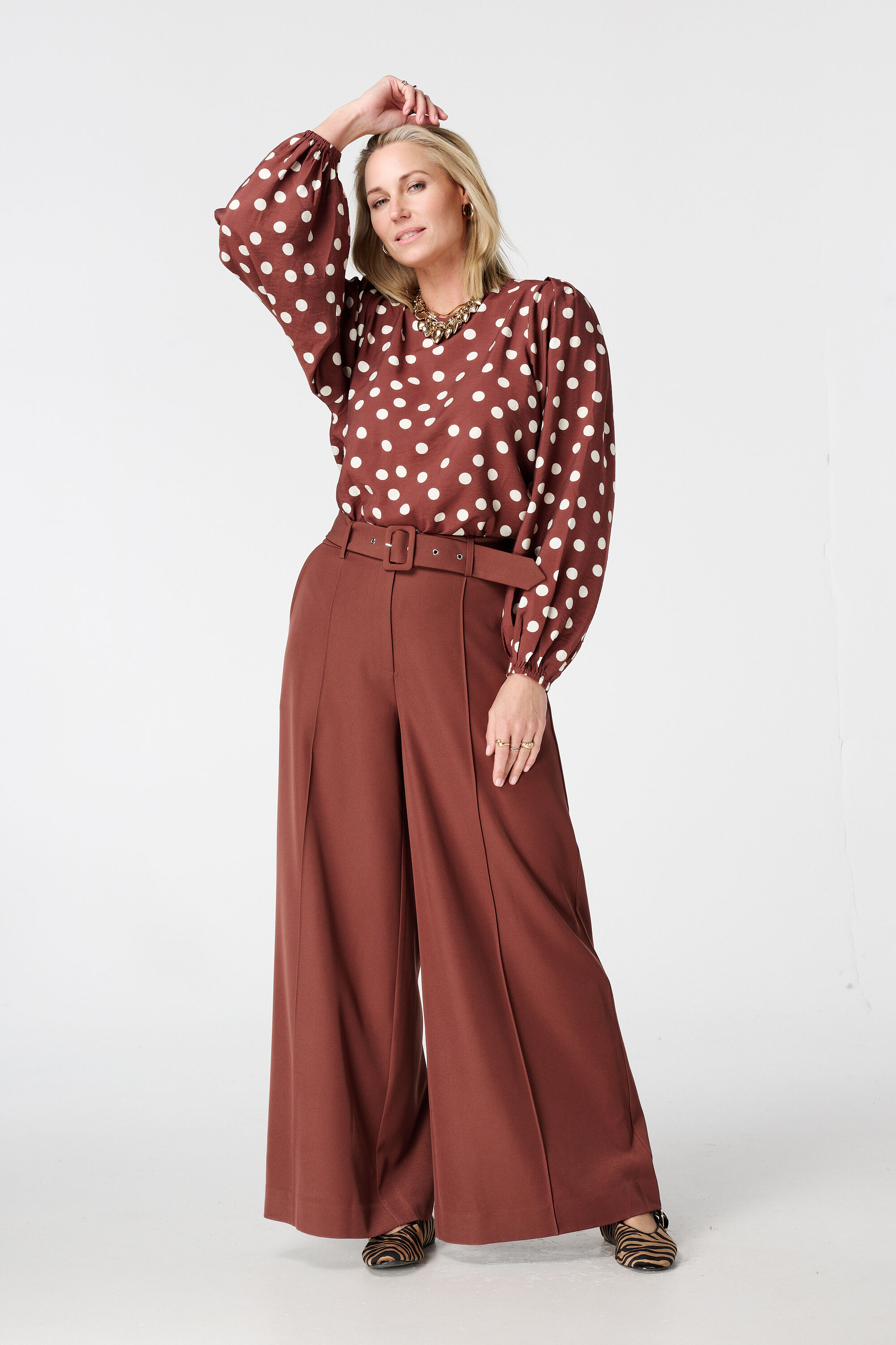 Blouse met polkadot en striksluiting image number 5
