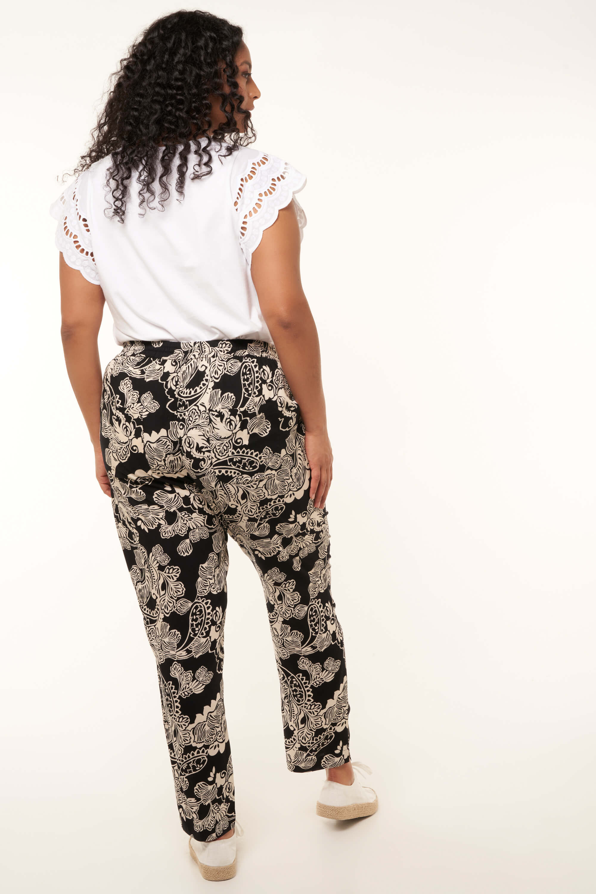 Soepelvallende broek image number 4