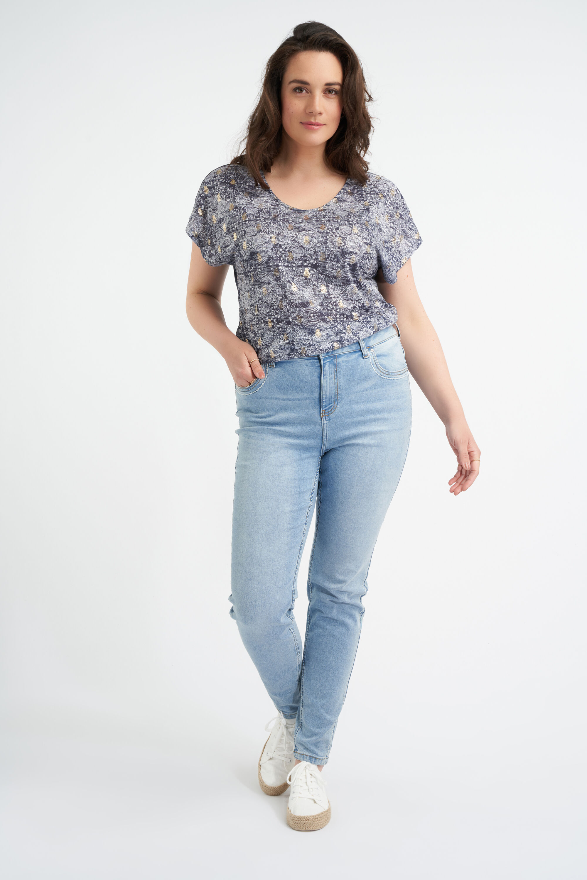 Jeans met zijdetail image number 4