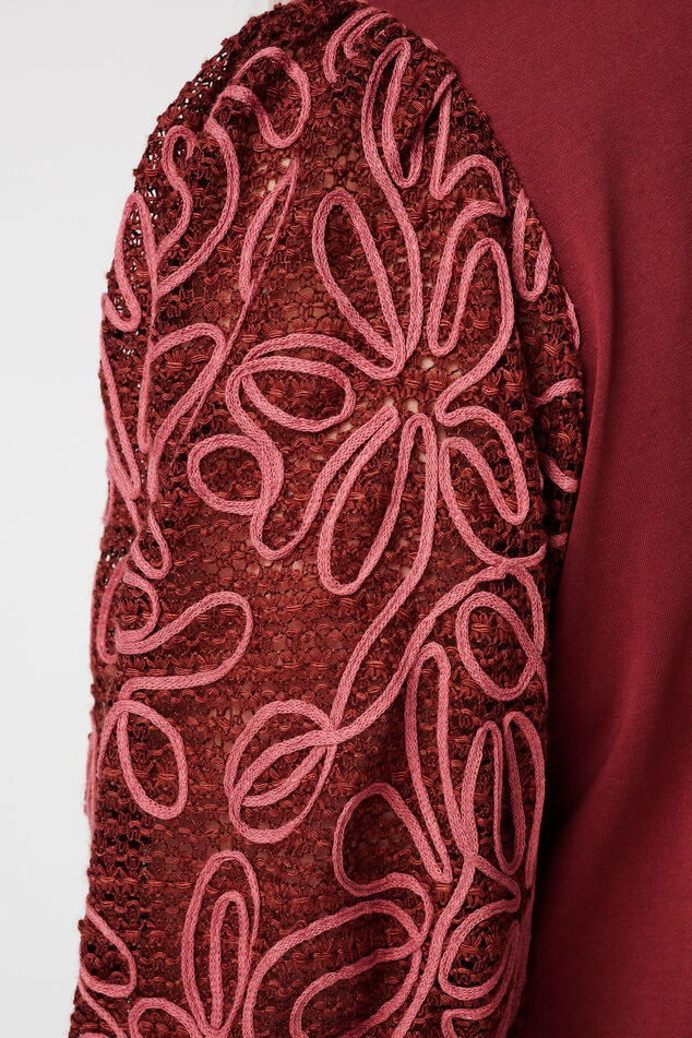 T-shirt met geborduurde mouwen image number 6