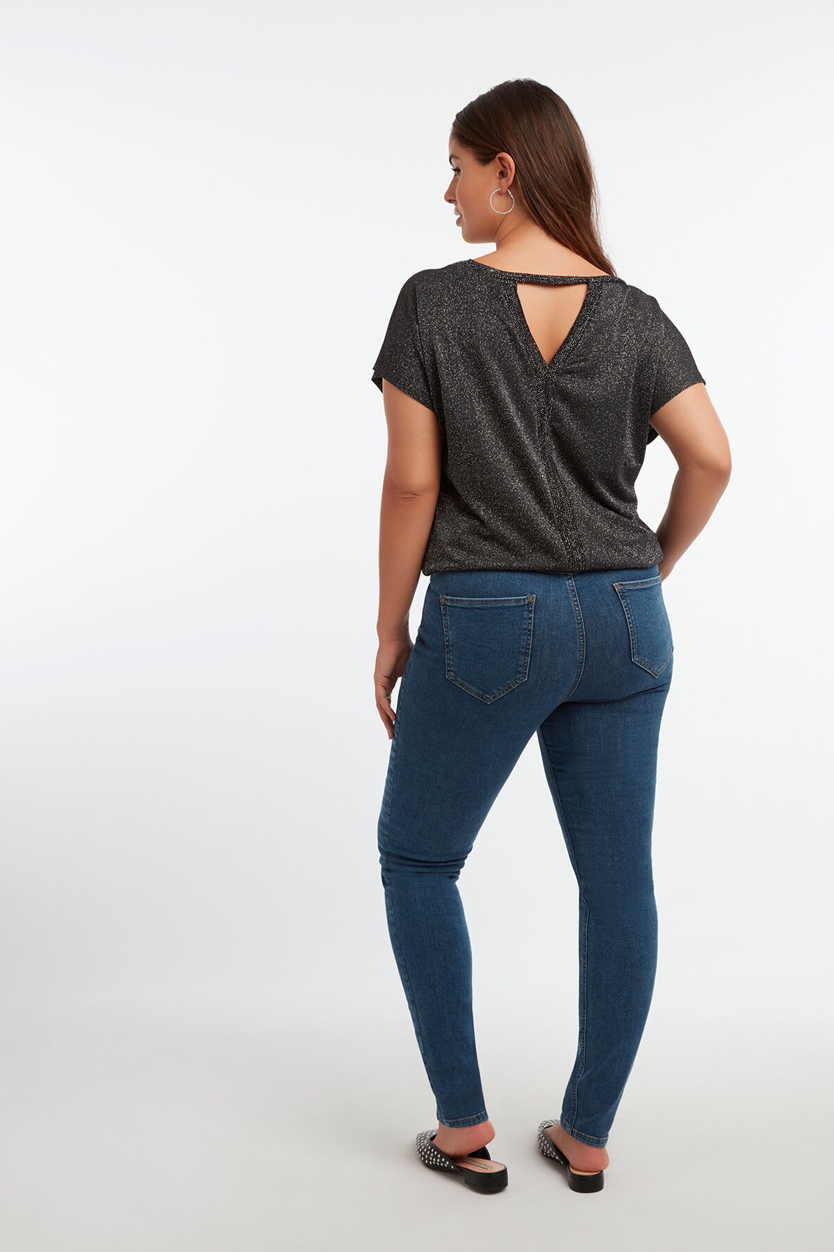 Skinny leg high waist jeans image number 4