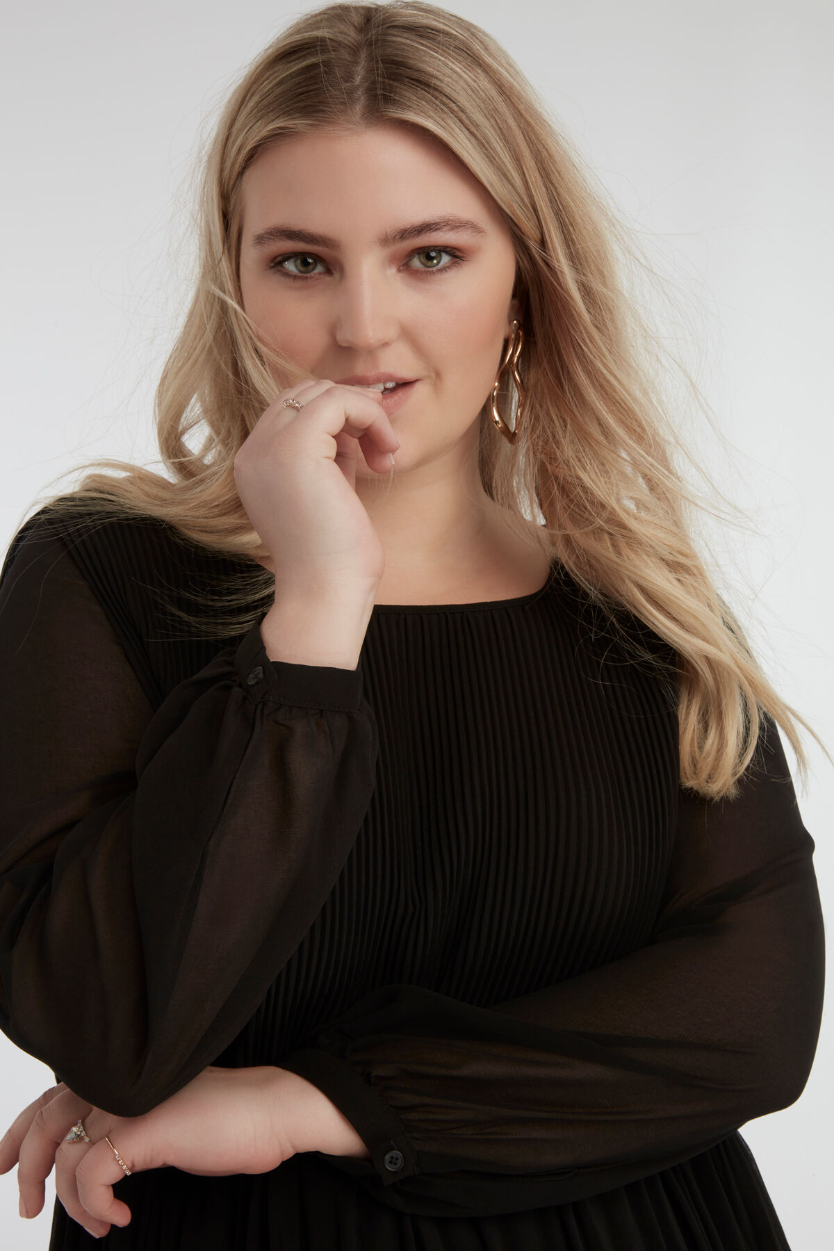 Effen pliss&eacute;jurk image number 3