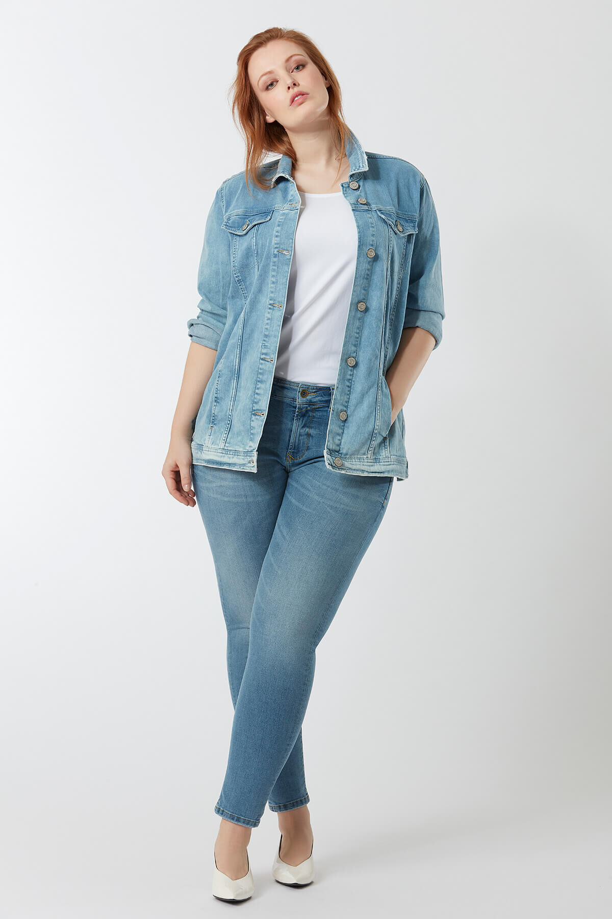 some,... A fit skinny jeans bleached image number 5