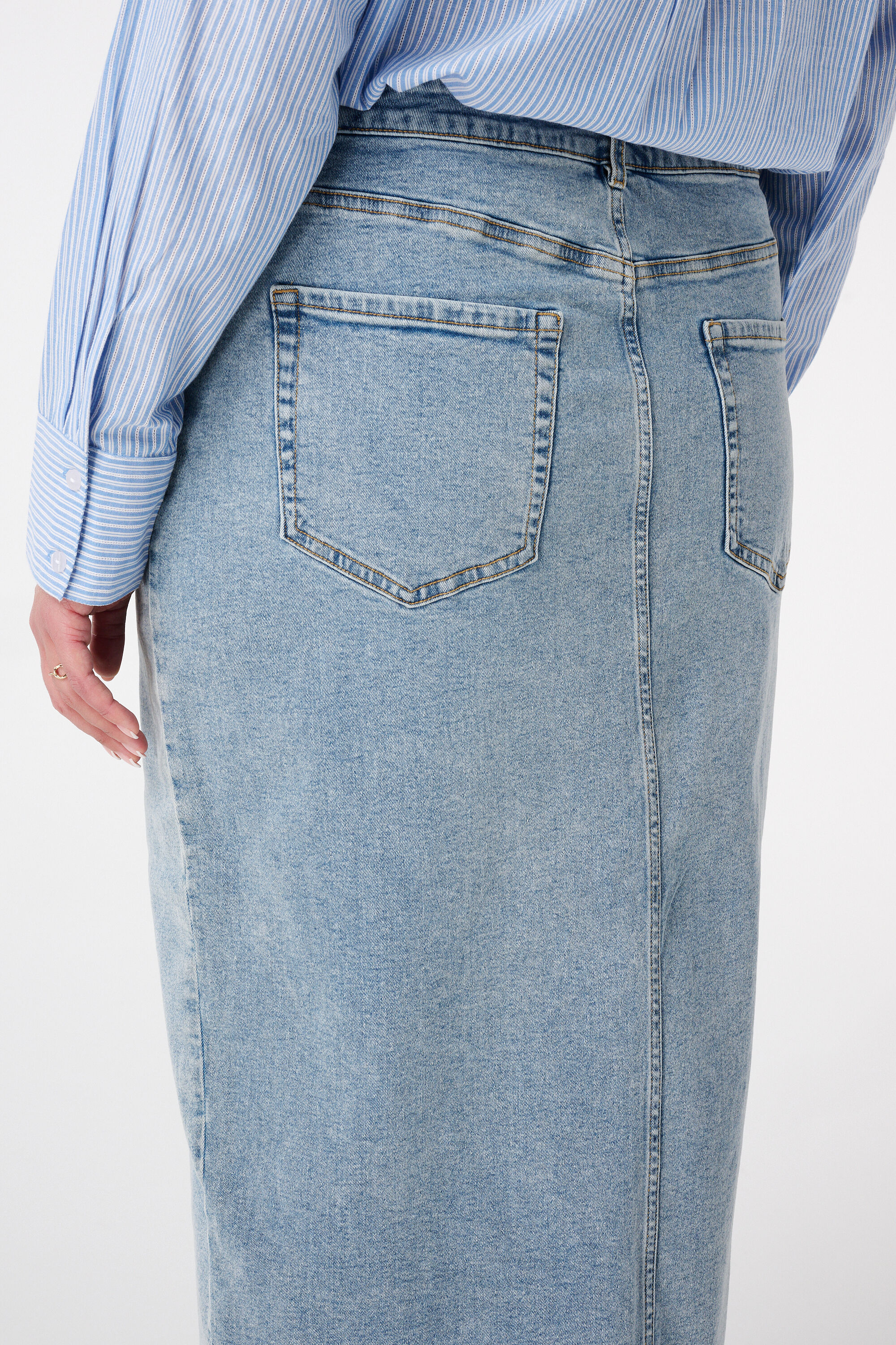 Spijkerrok met split image number 4