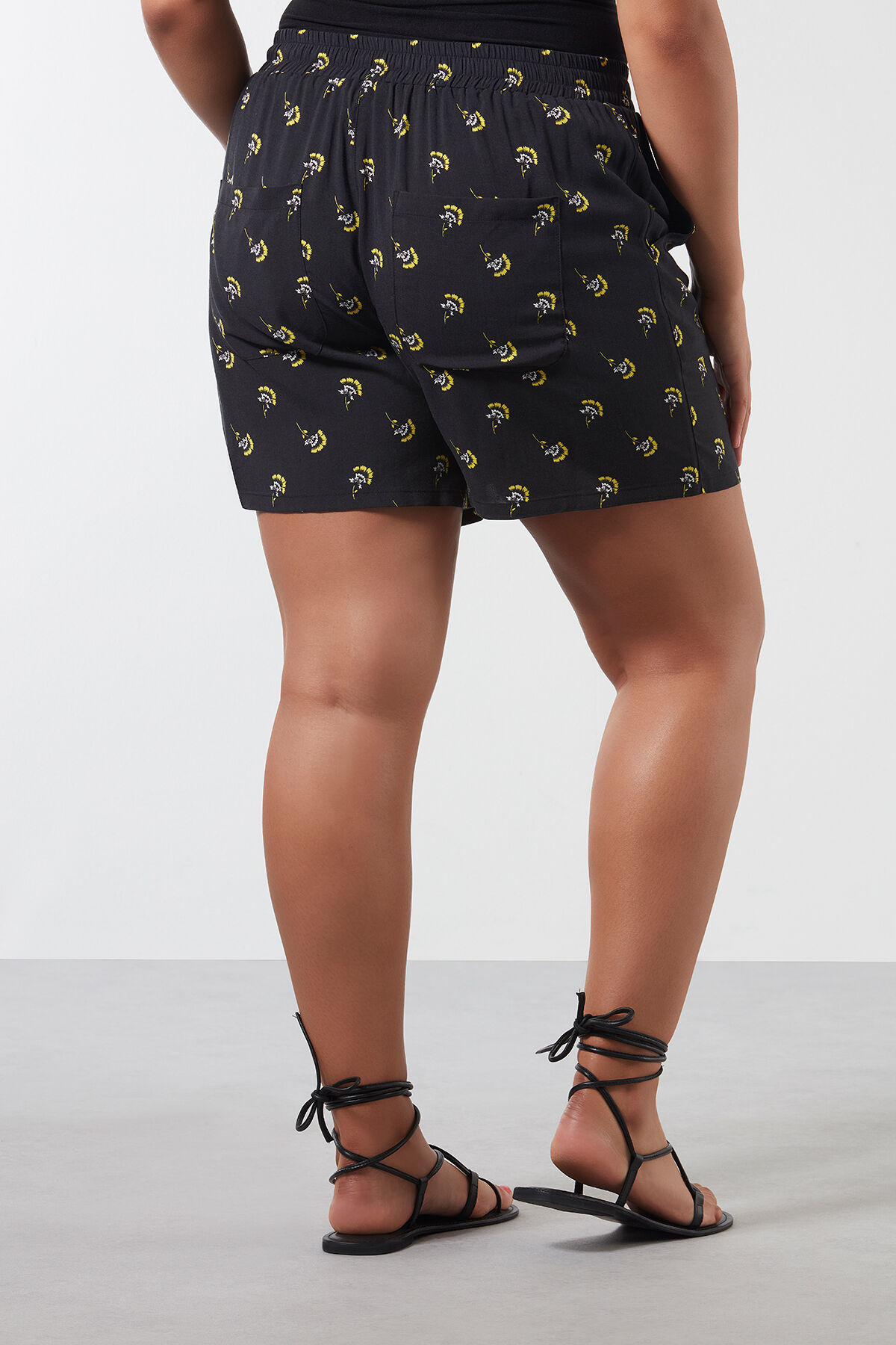 Viscose short met print image number 3