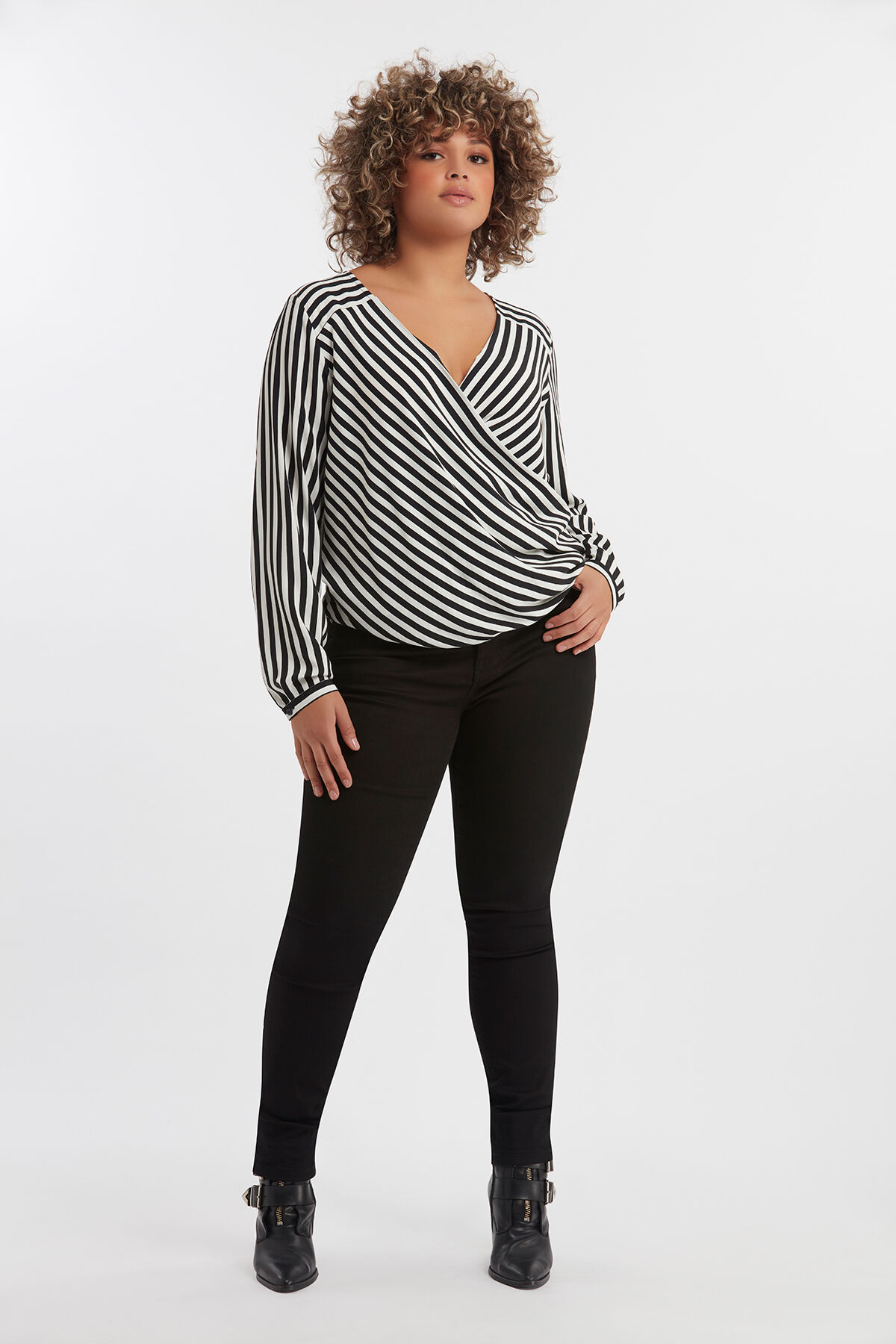 Gestreepte overslag blouse image number 3