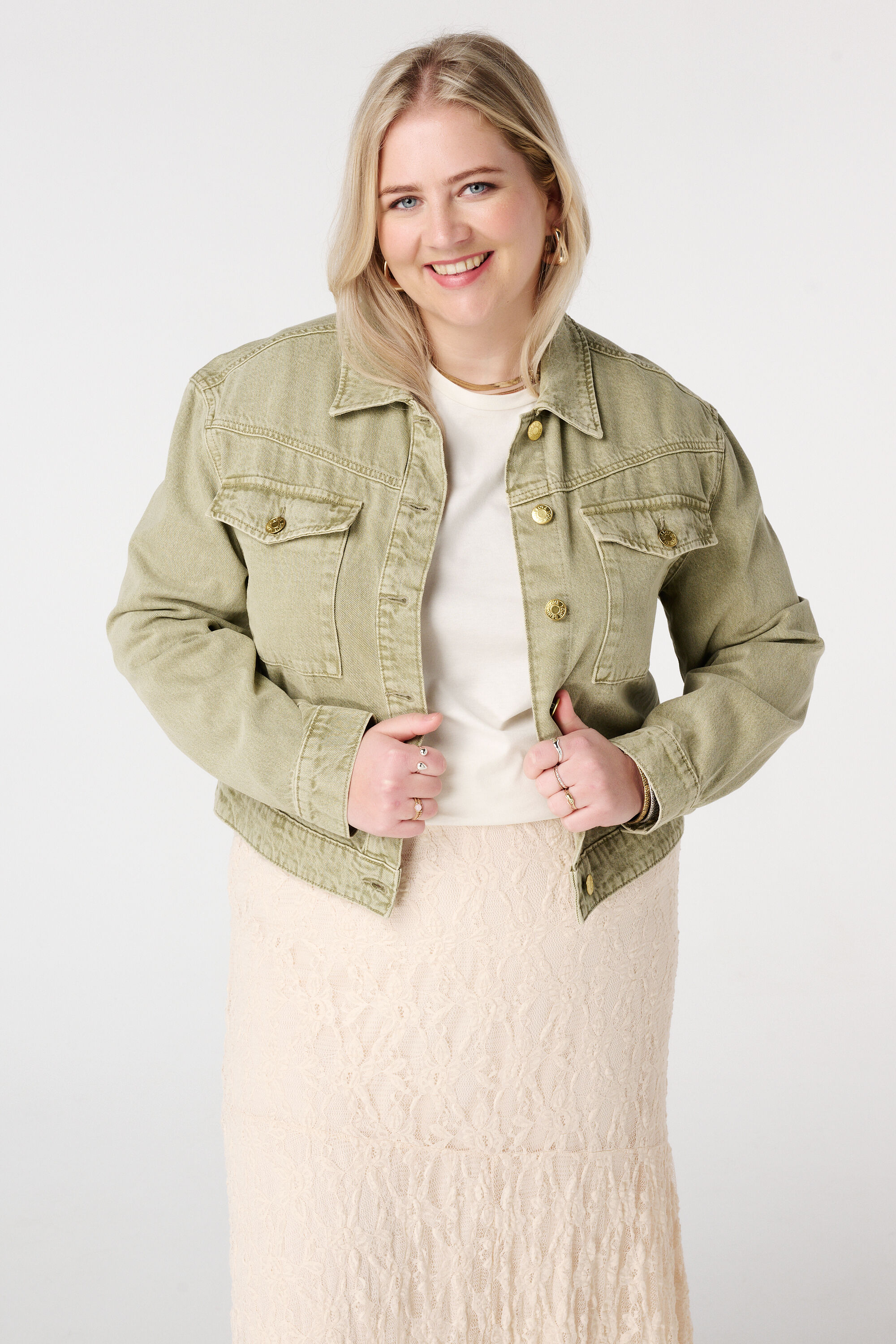 Spijkerjas met knoopsluiting