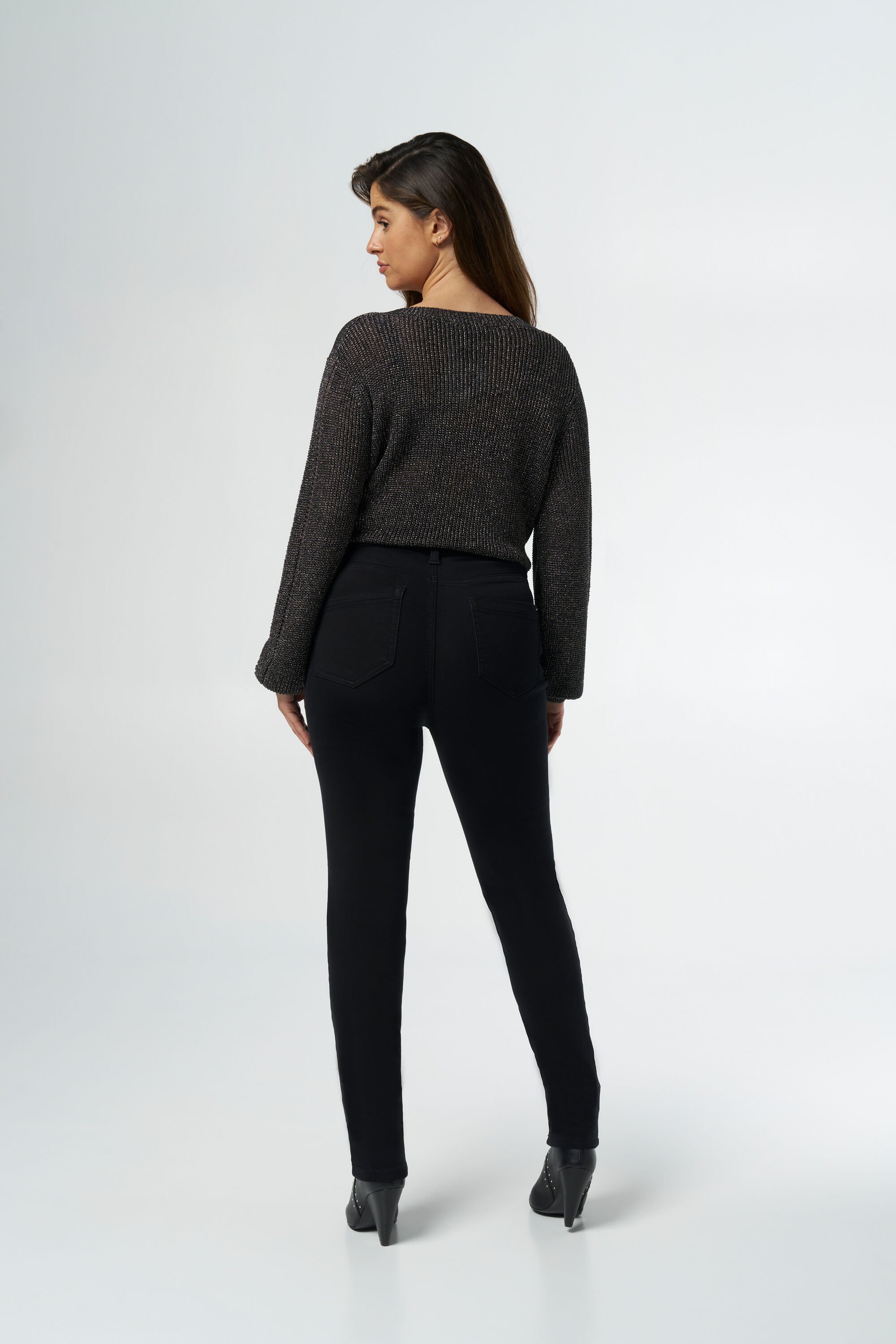 Skinny leg jeans image number 3