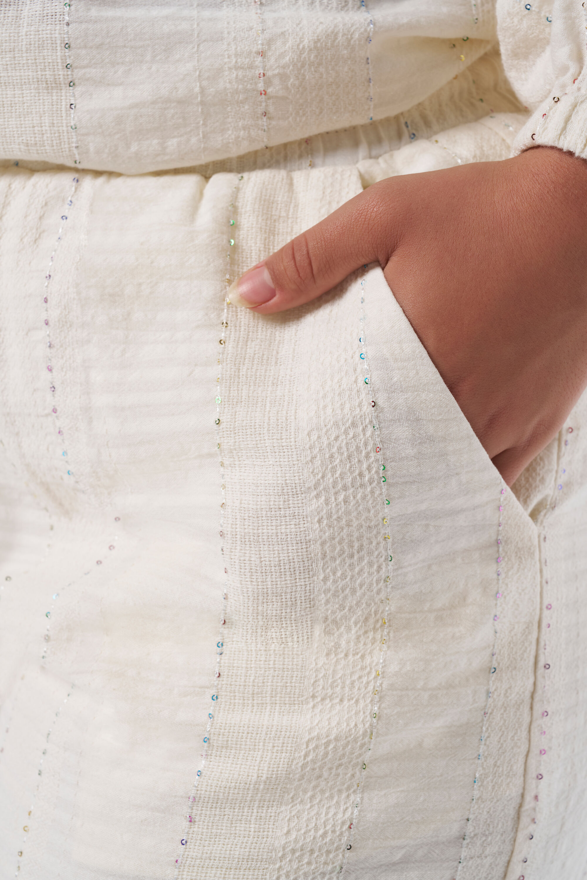 Korte broek met paillet details image number 4