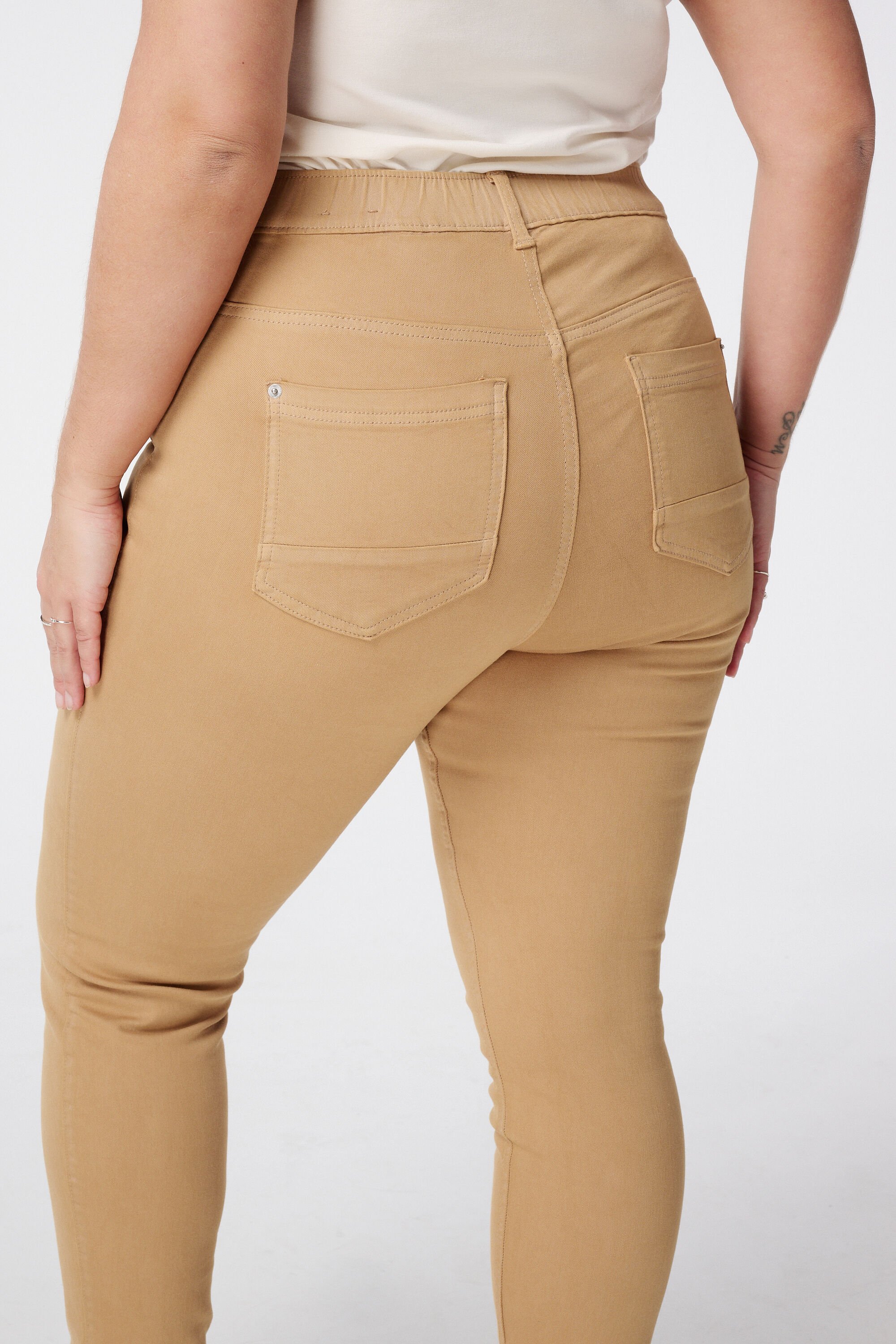 Skinny leg tregging image number 4