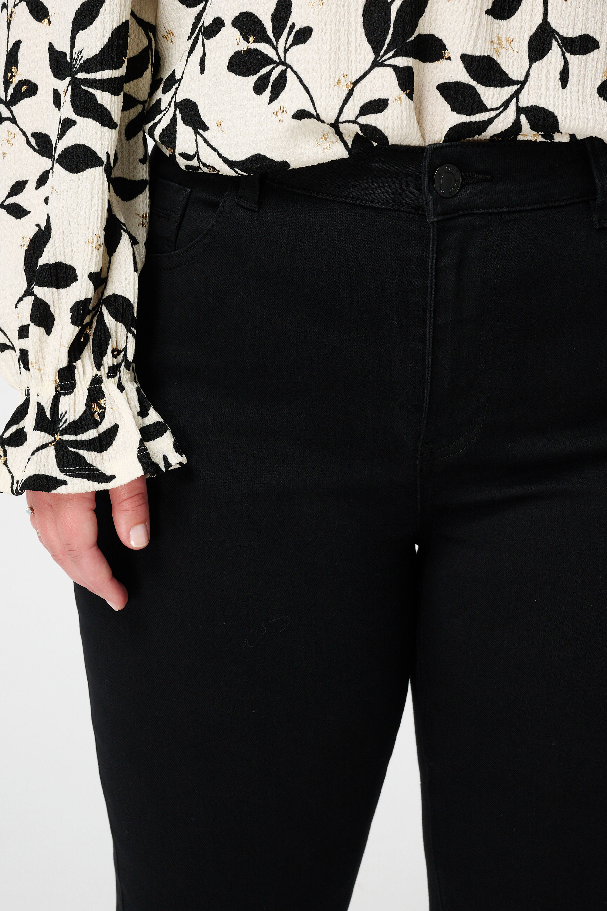 Flared leg jeans JASMIN image number 4