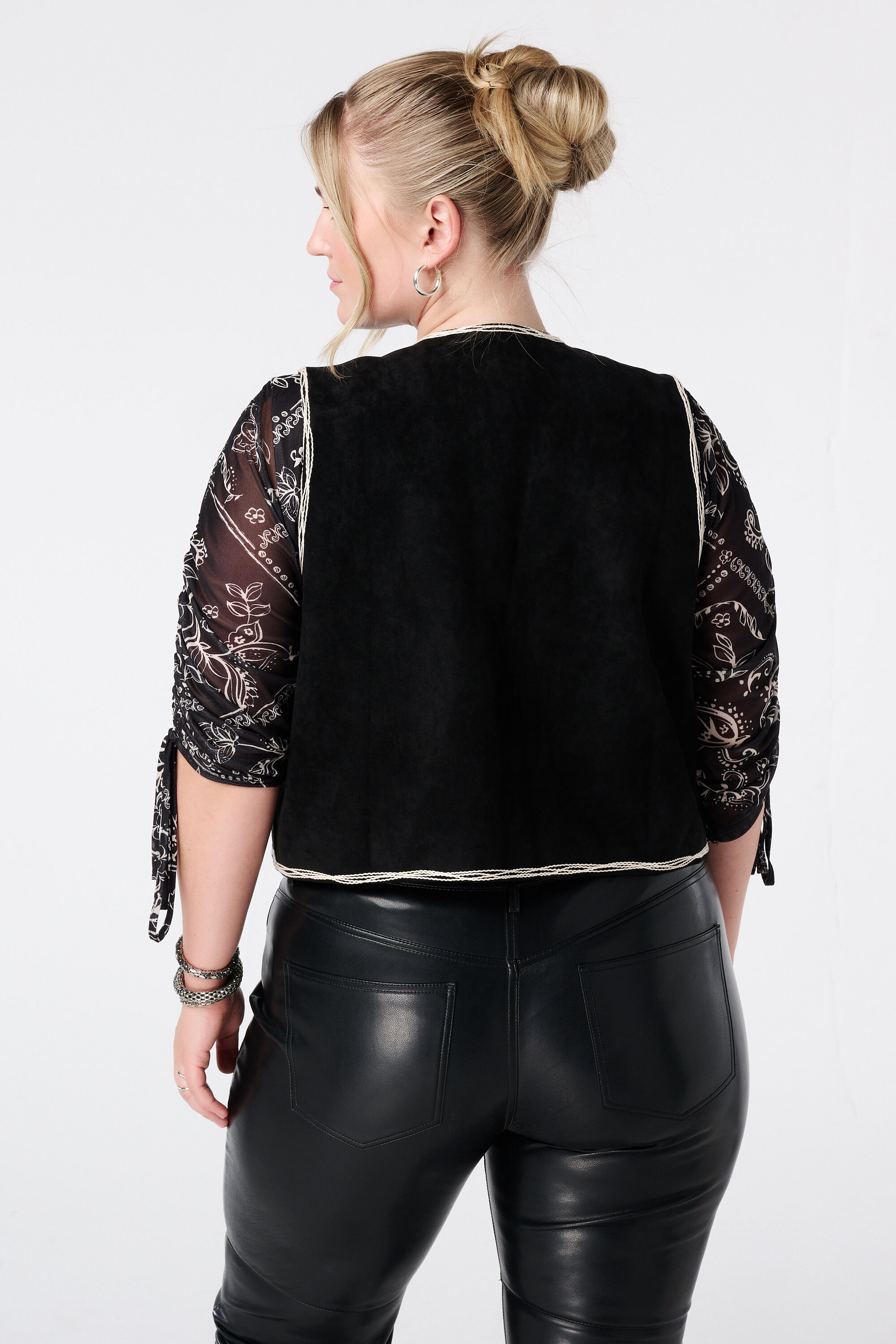 Su&egrave;dine gilet met broderie image number 3