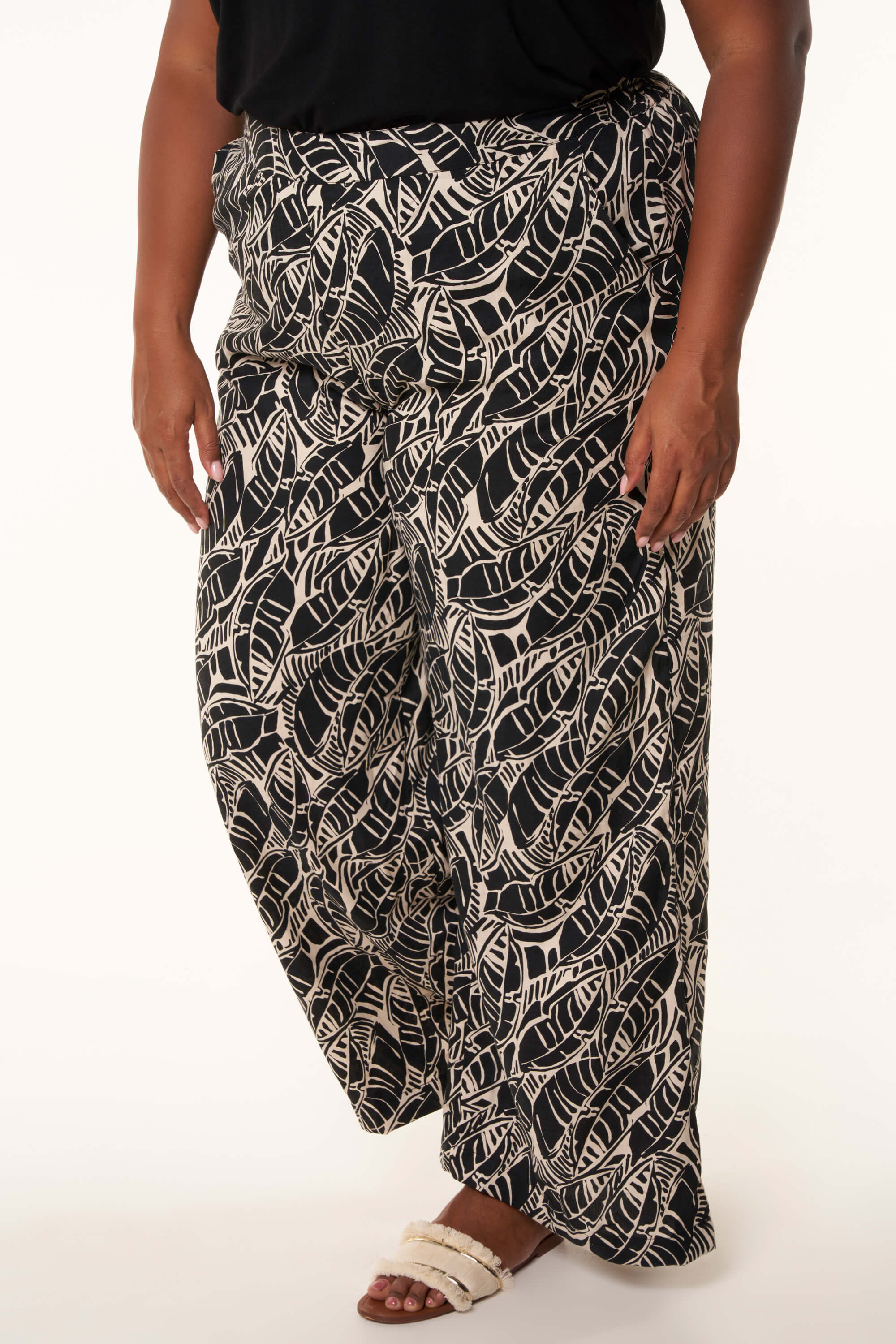 Broek met wijde pijpen image number 6