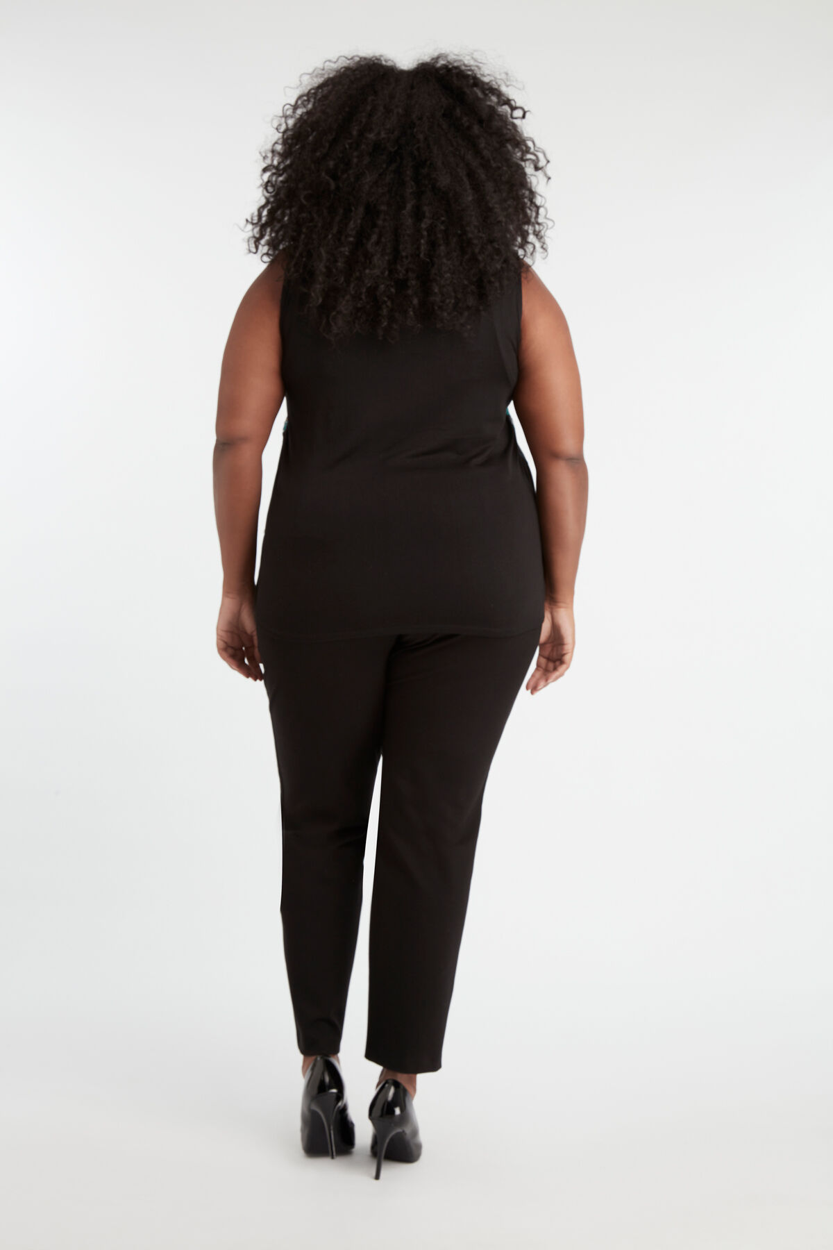 Top met embroidery image number 5