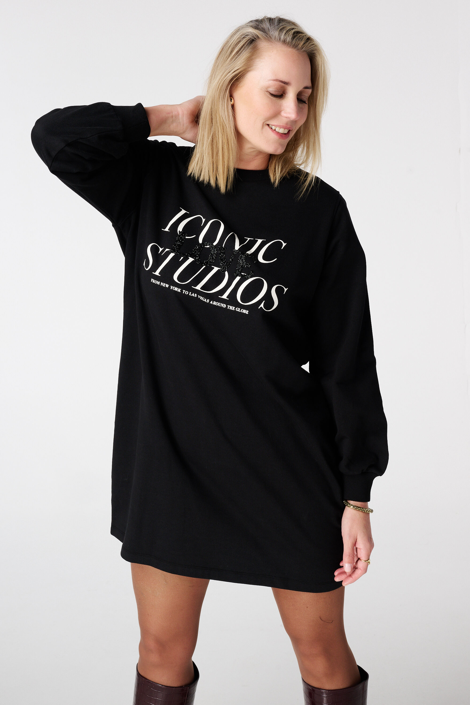 Sweater dress met glitter tekst image number 5