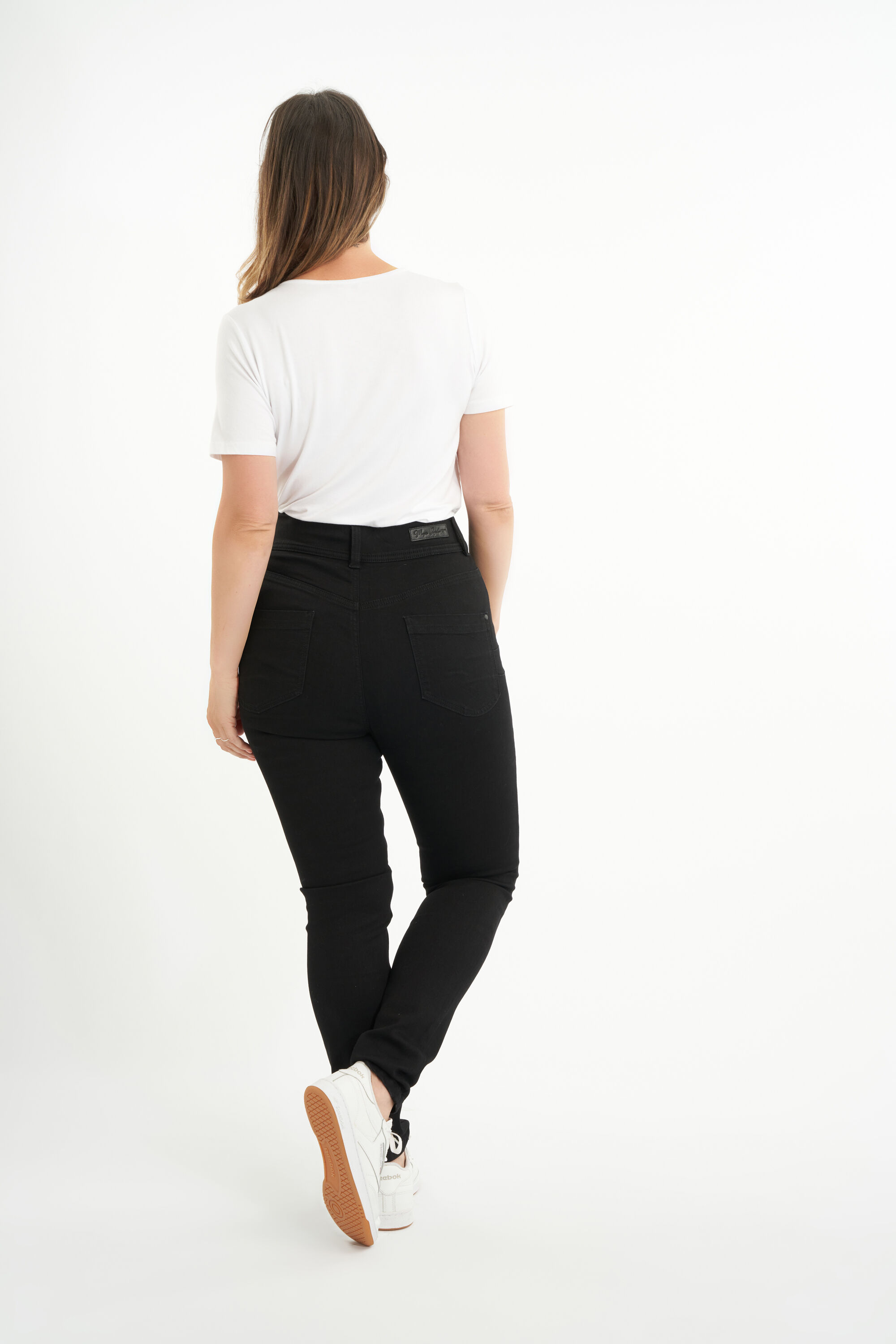 Shaping Skinny Jeans SCULPTS image number 3