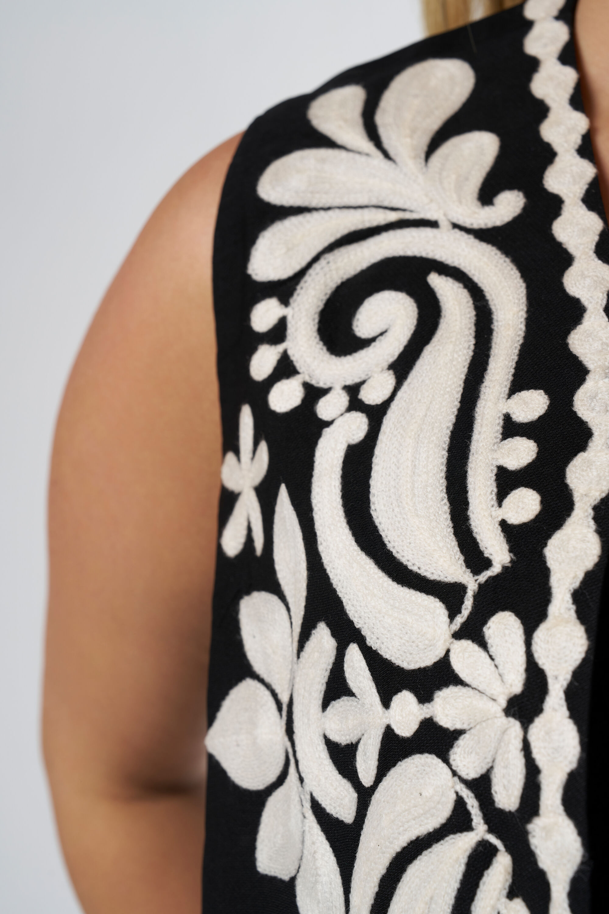 Gilet met borduursels image number 4