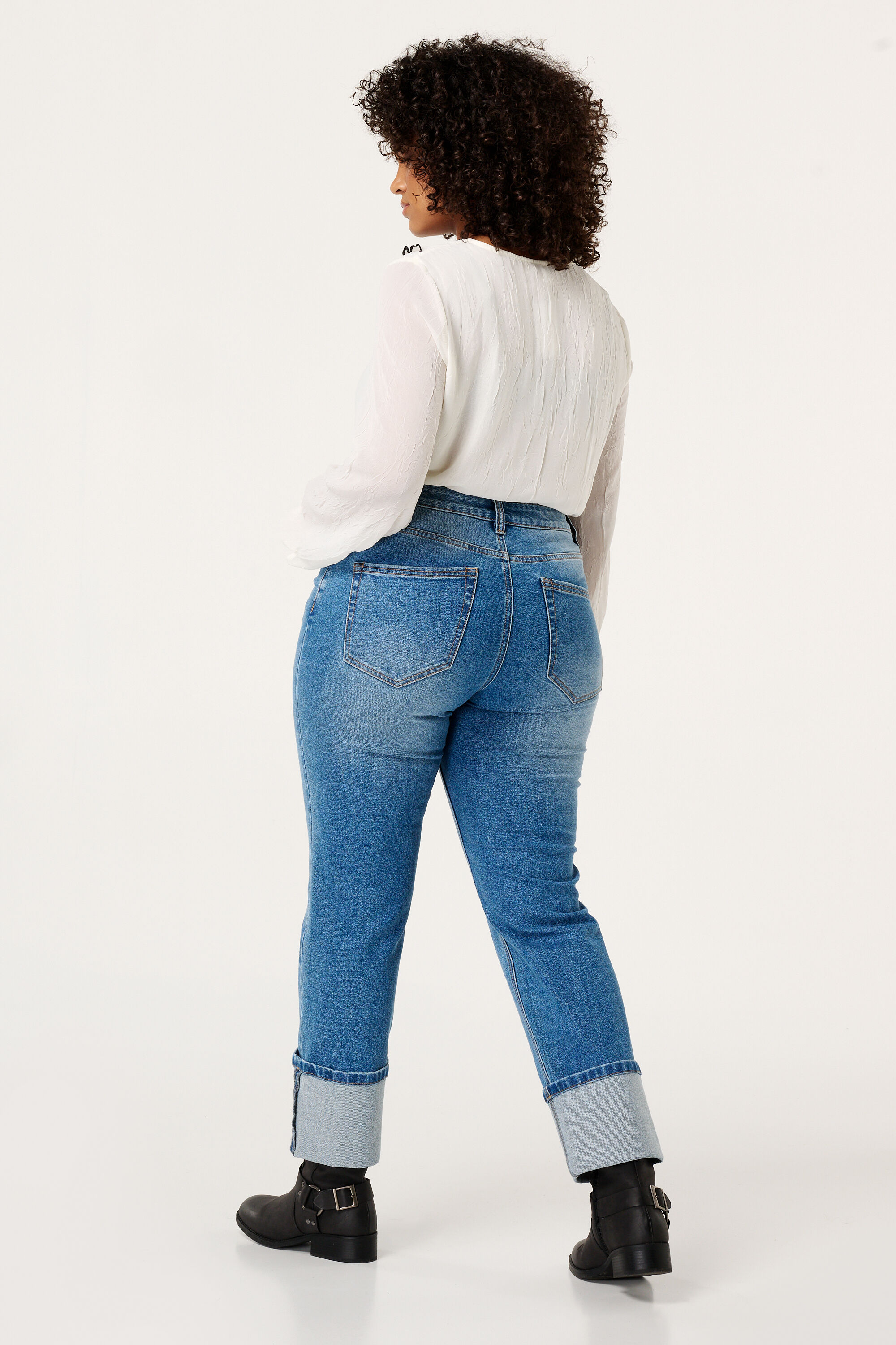 Jeans met rechte pijpen en omslag image number 3