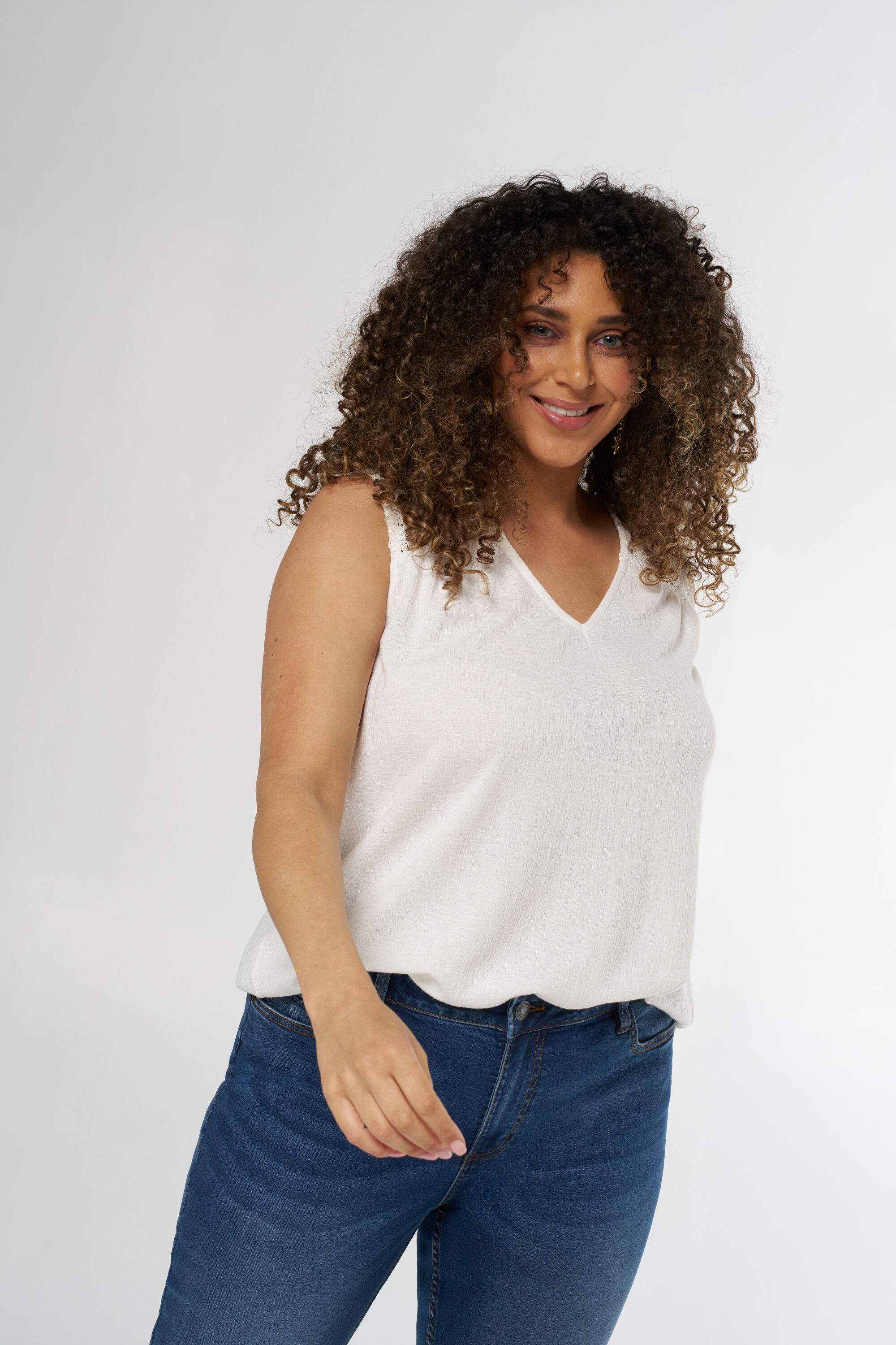 Top met crochet details image number 5