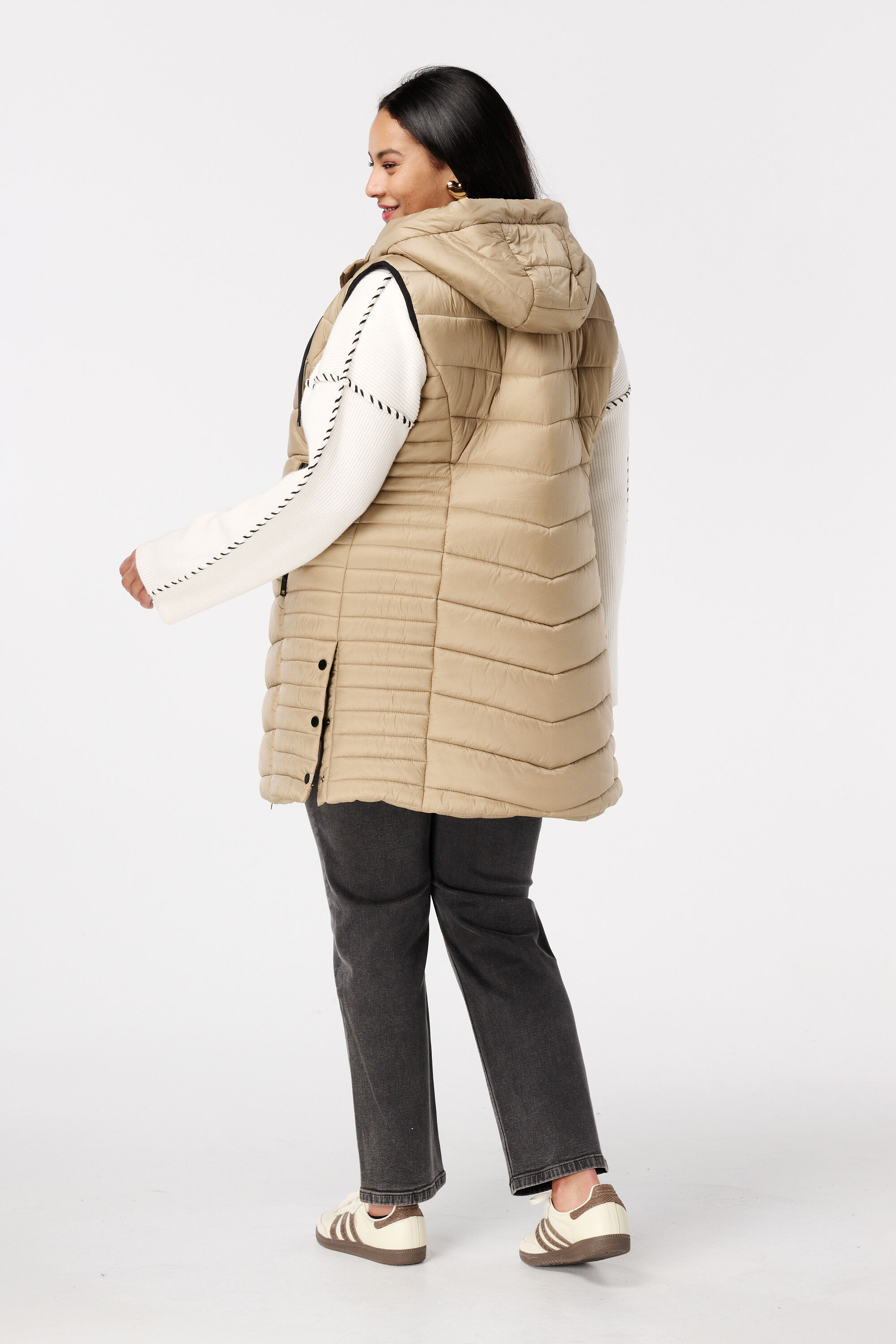 Lange bodywarmer met capuchon image number 3