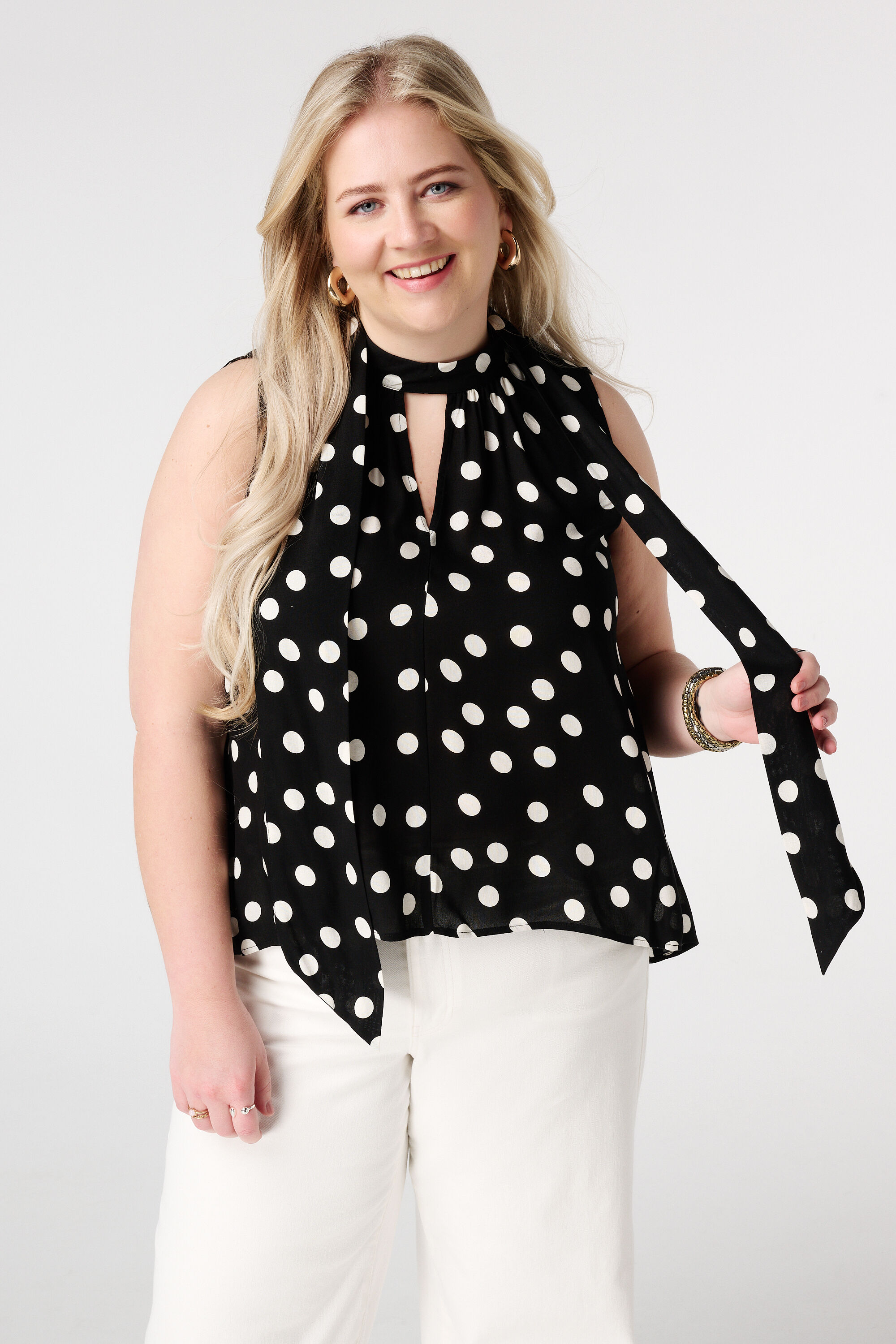 Polka dot blouse met sjaaltje