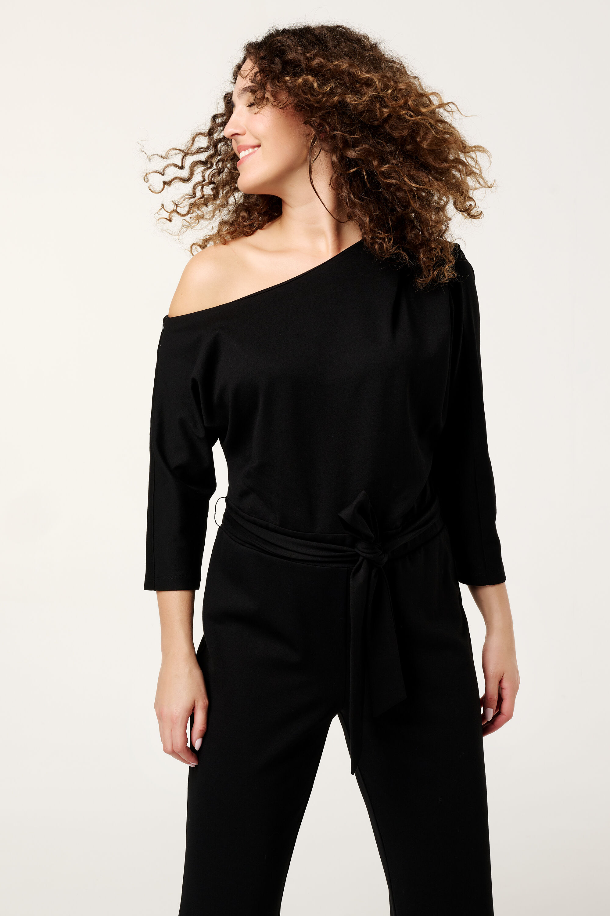 Jumpsuit met cold-shoulder image number 5