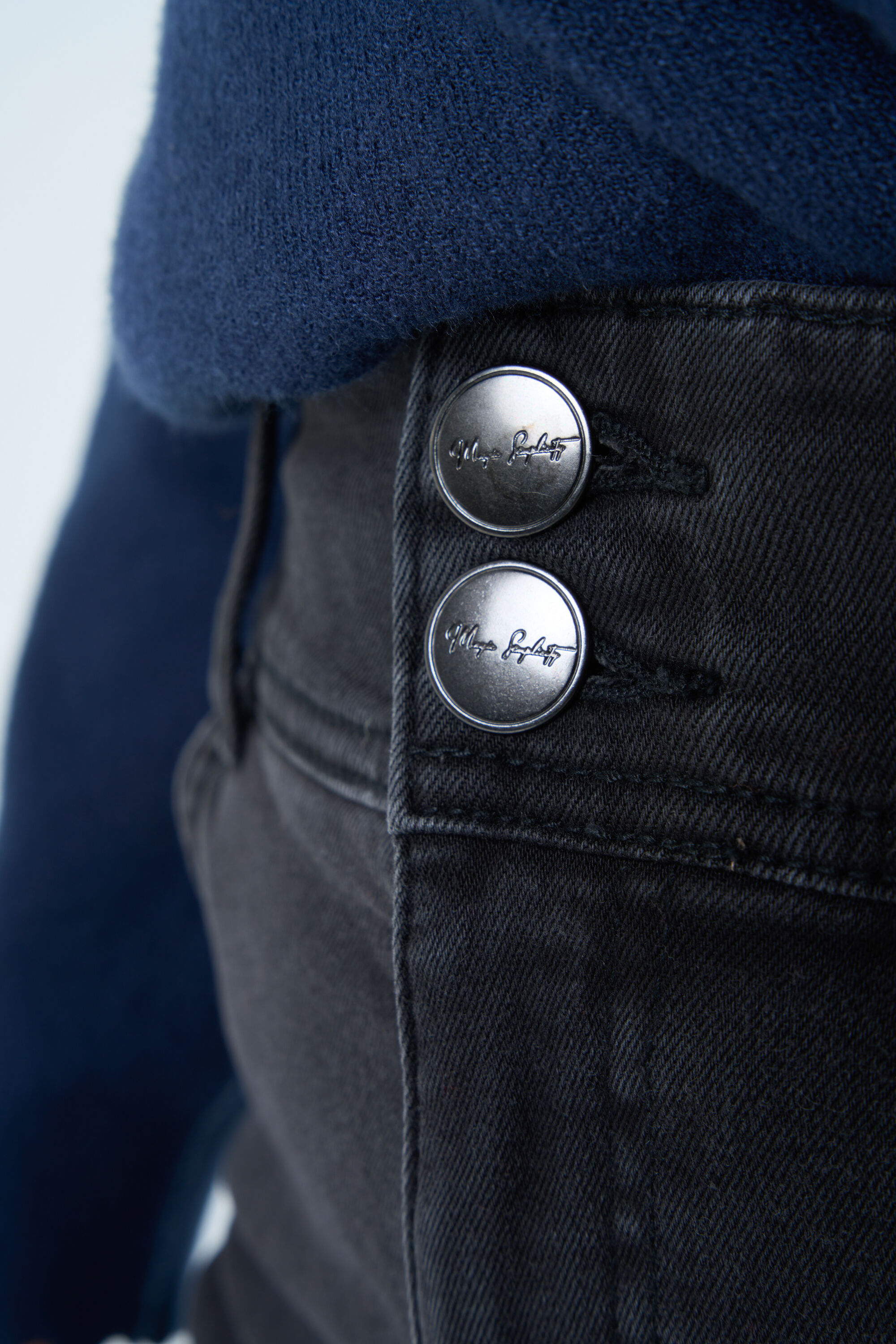 Shaping Skinny Jeans SCULPTS image number 4