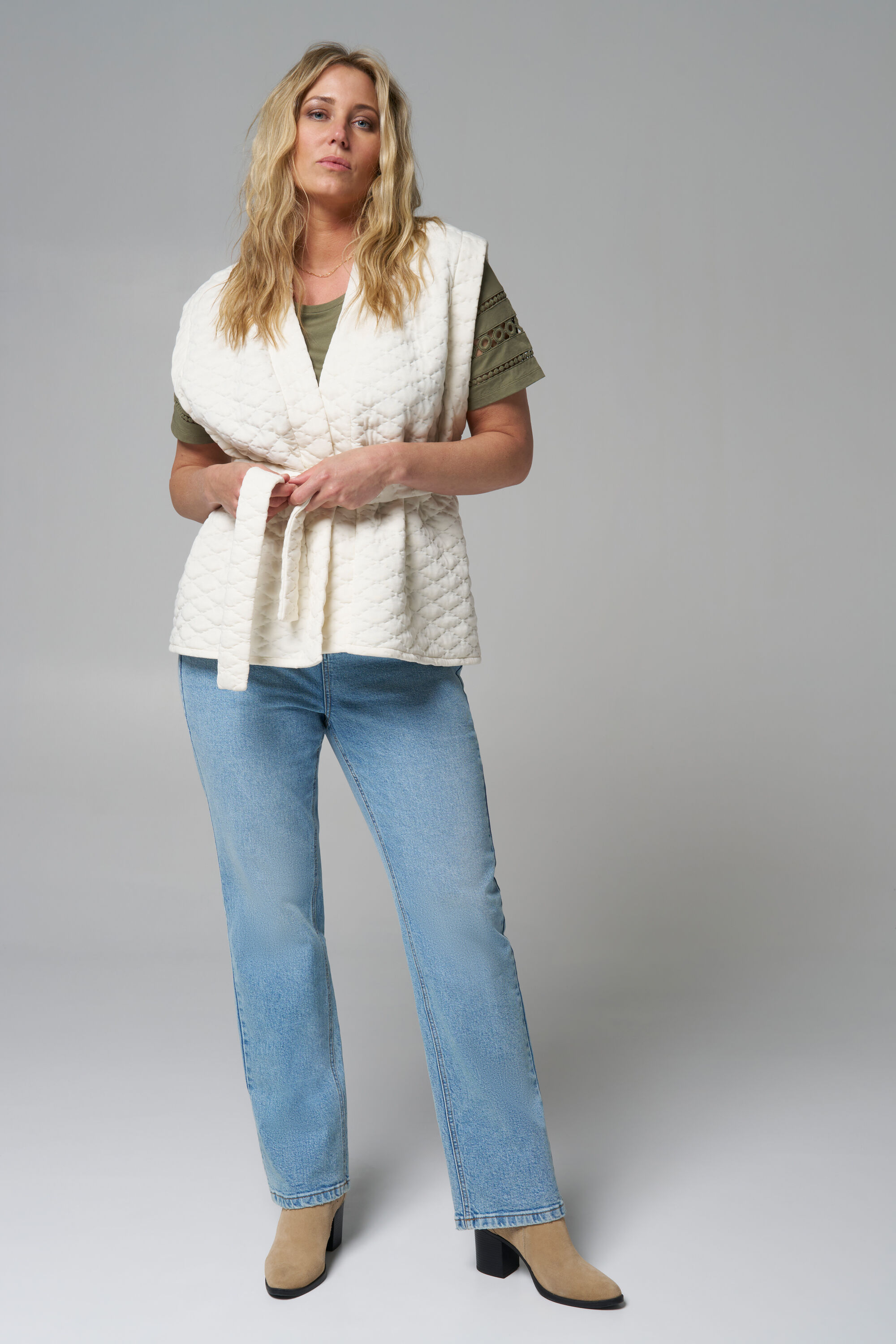 Ruimvallende gilet met ceintuur image number 6