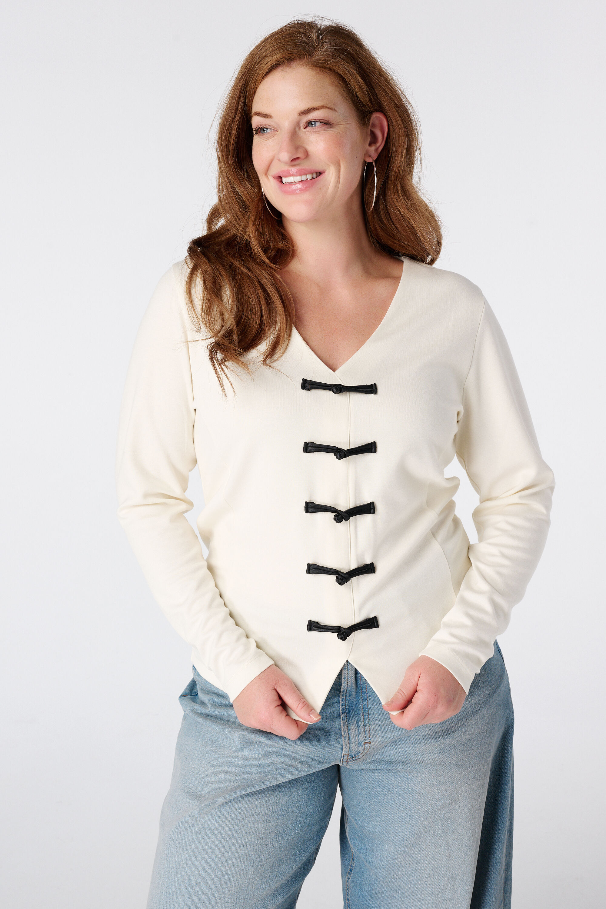 Top met sierlijke sluiting