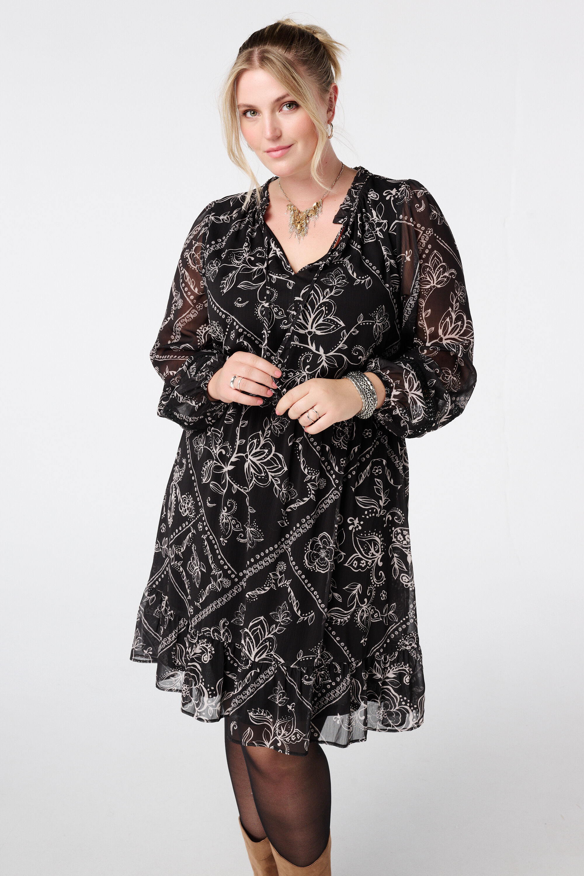 Jurk met print en broderie details image number 5