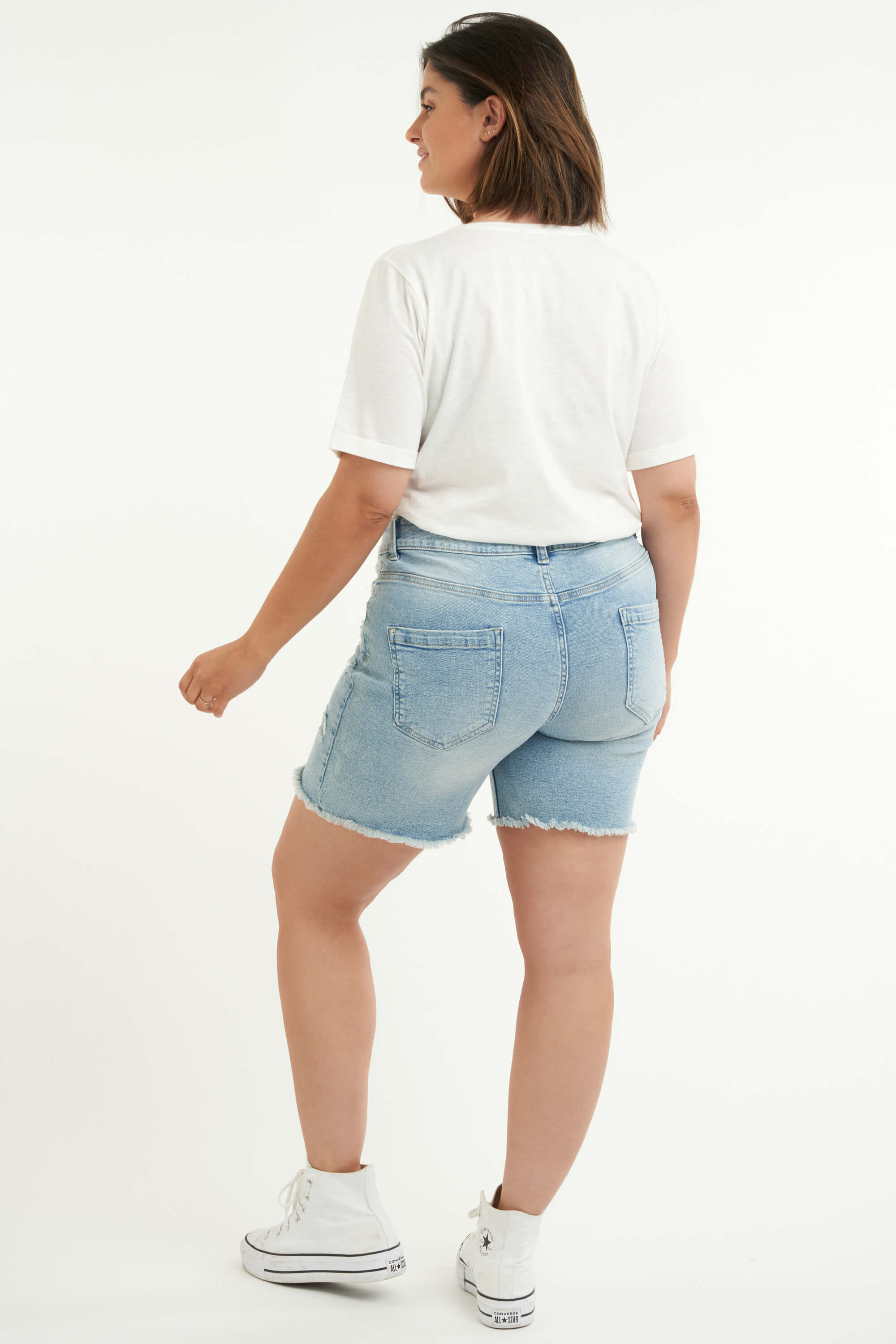 Denim short met destroyed details image number 4