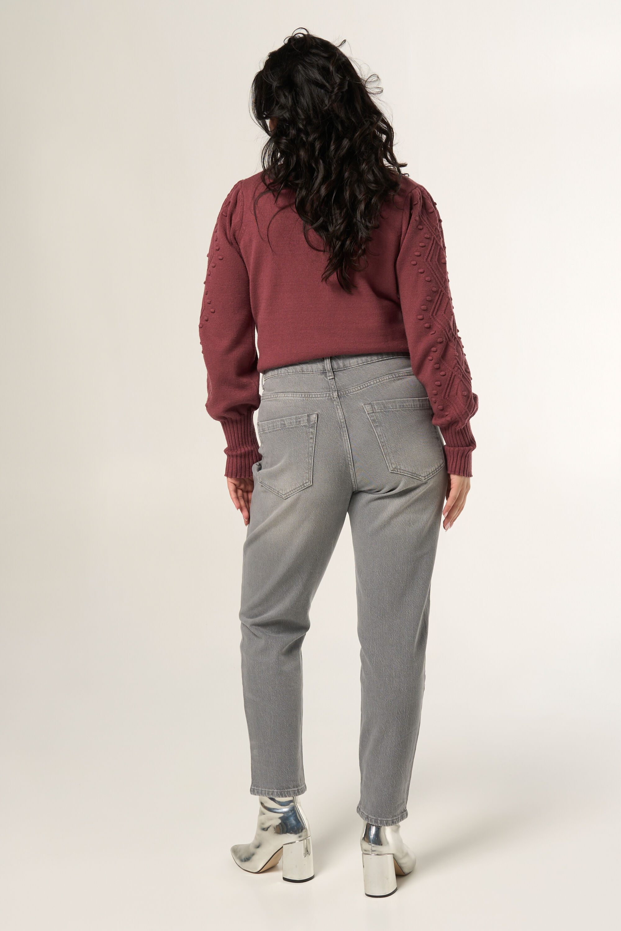 Straight leg jeans met studs image number 3