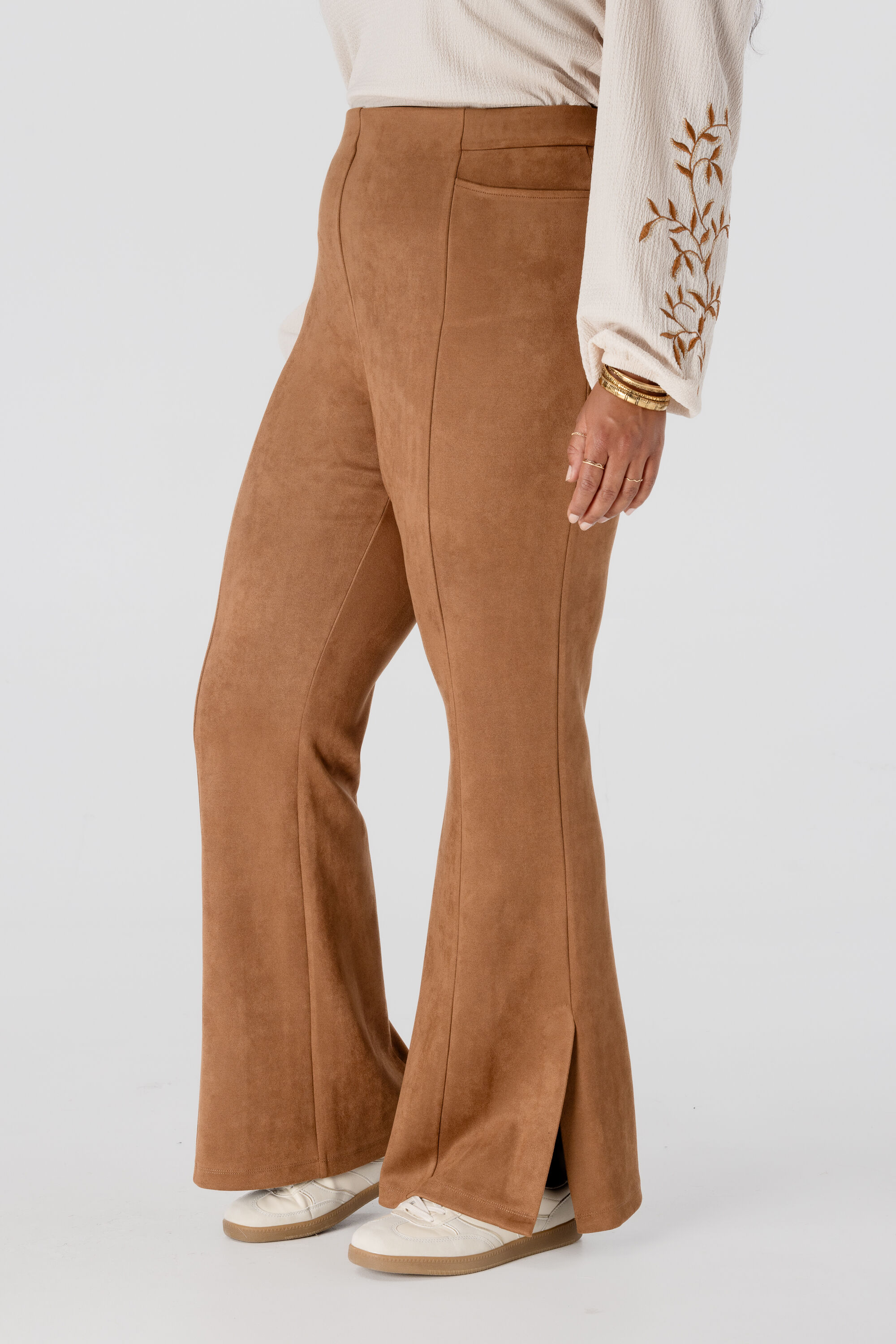 Flared tregging in su&egrave;de look image number 5