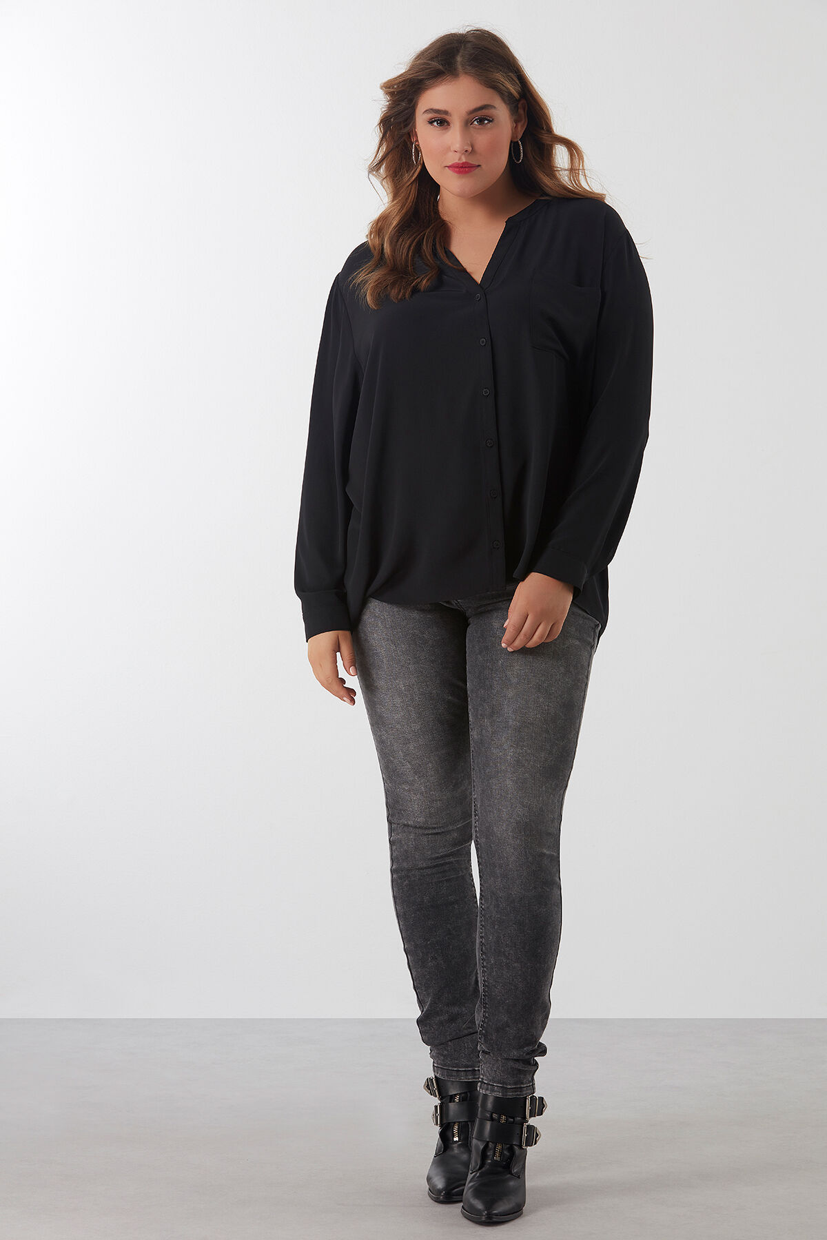 Skinny leg jeans SHAPING image number 4