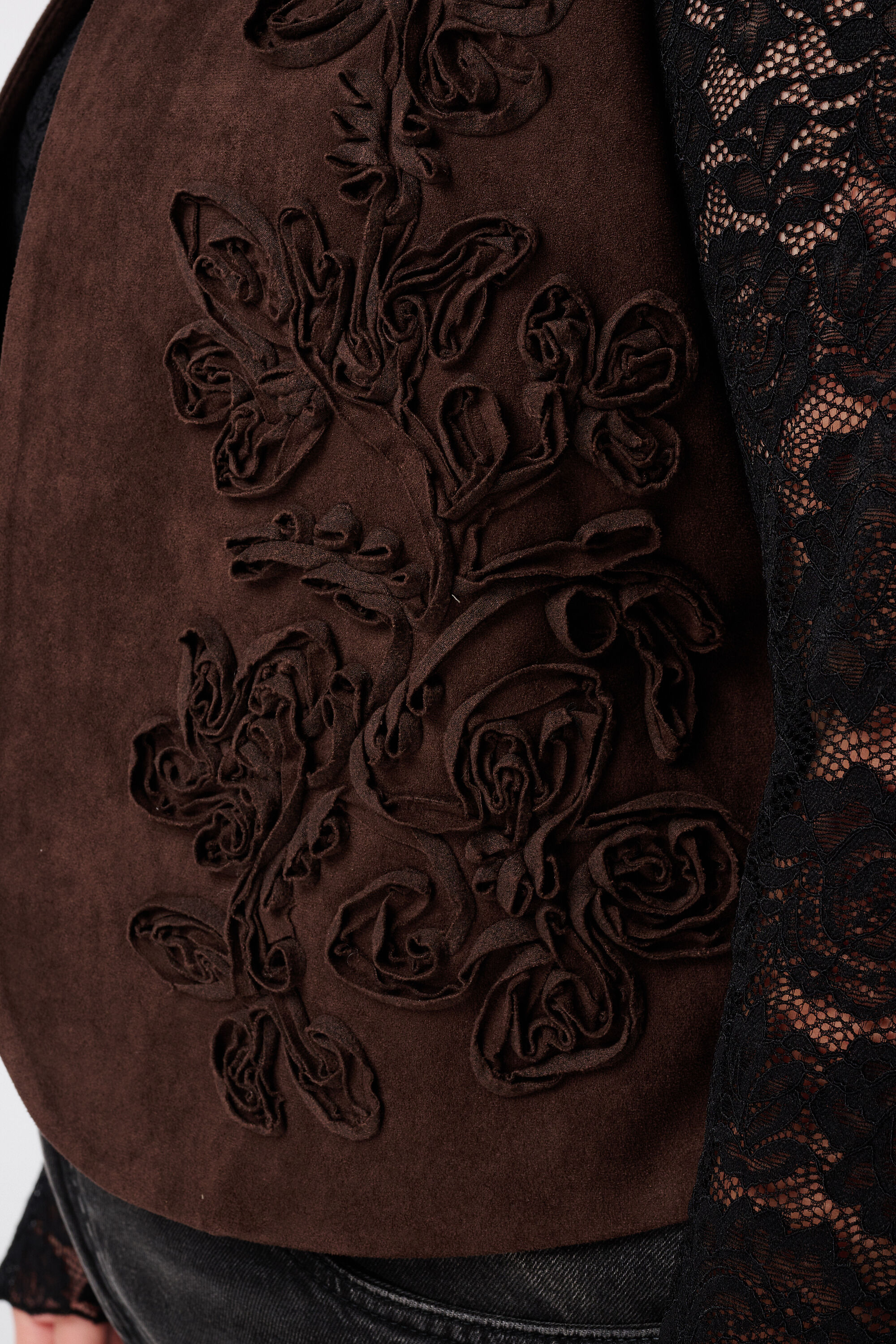 Gilet in su&egrave;de look met broderie image number 6