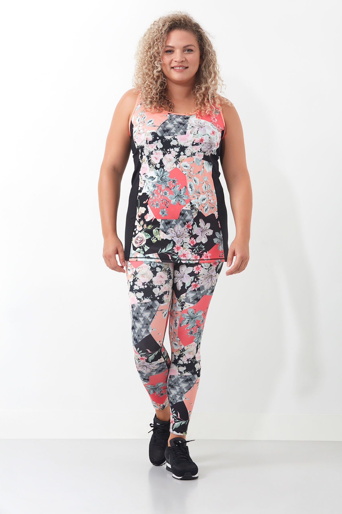 Sporttop met bloemenprint image number 3