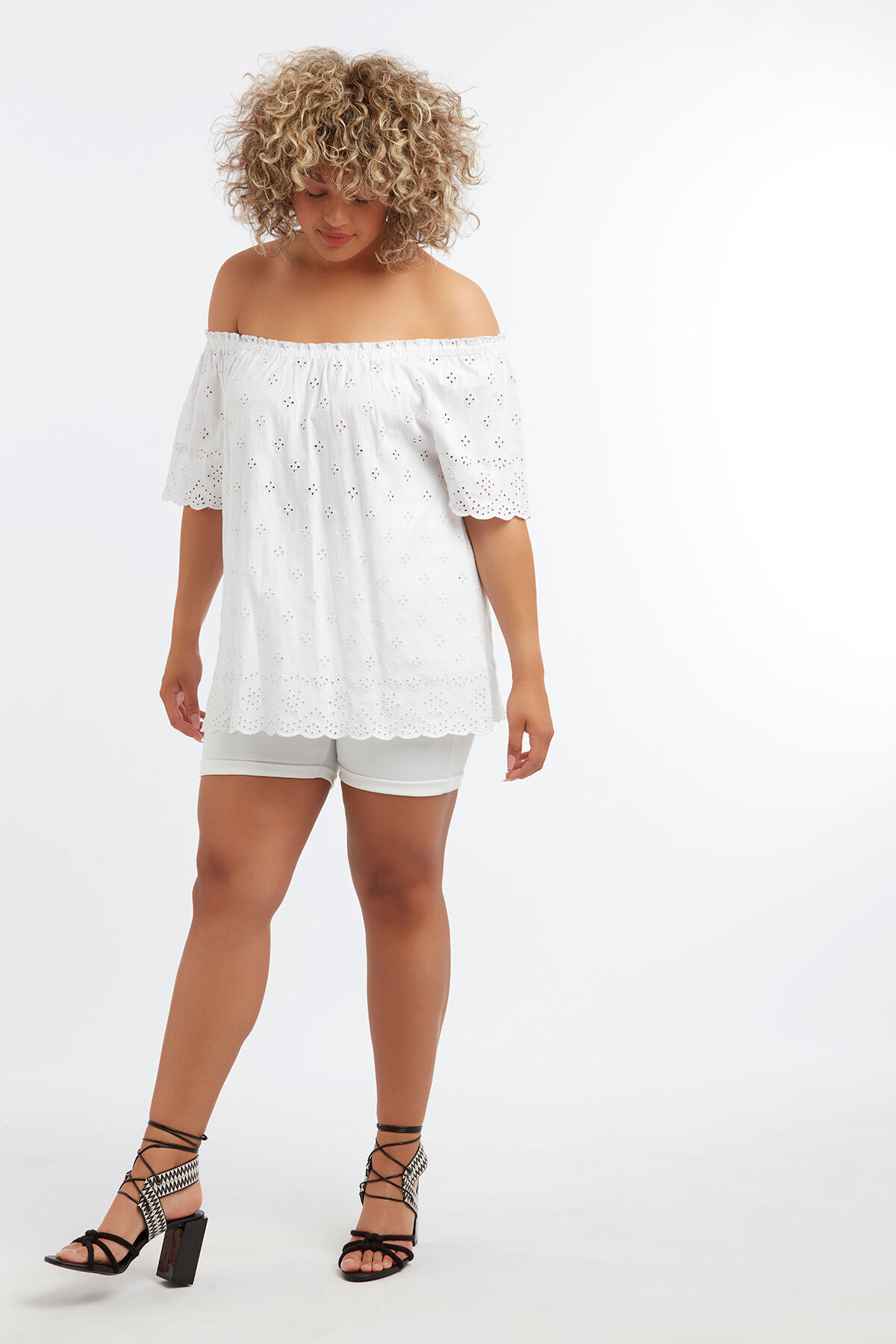 Off-shoulder top met broderie image number 3