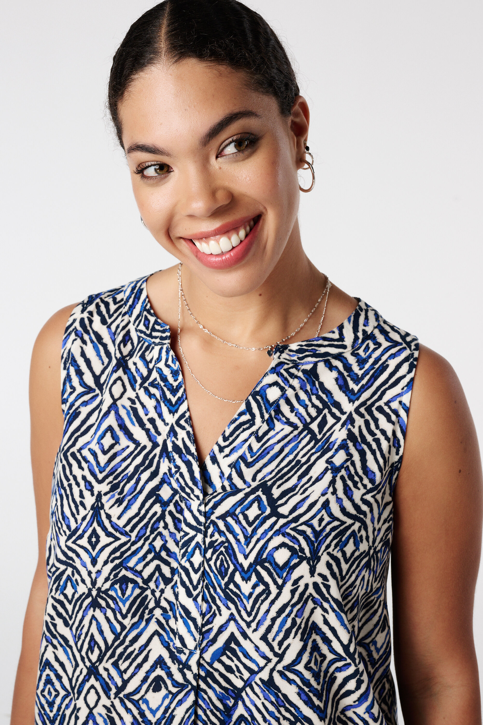 Top met V-hals en print image number 4