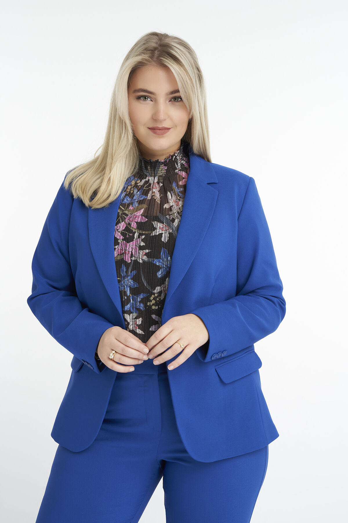 Blazer image number 7