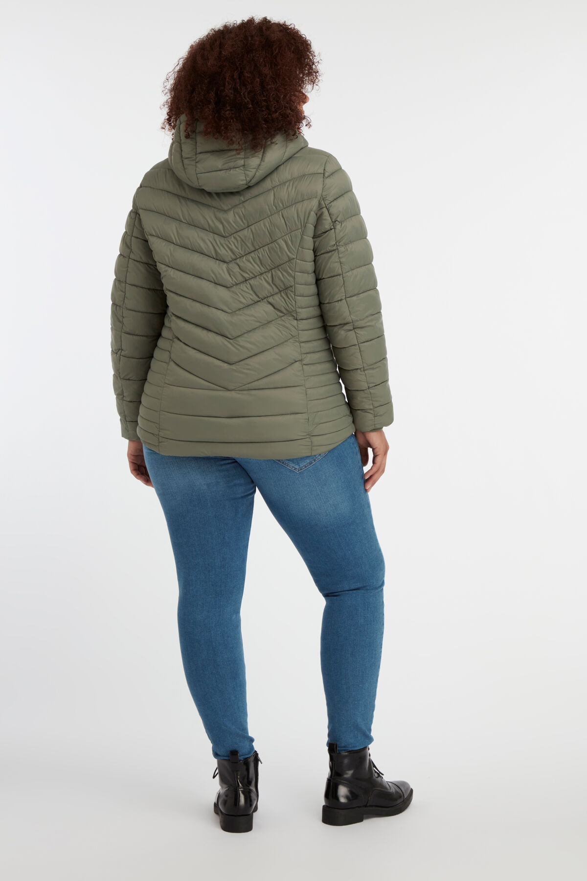 Lichte tussenjas image number 4