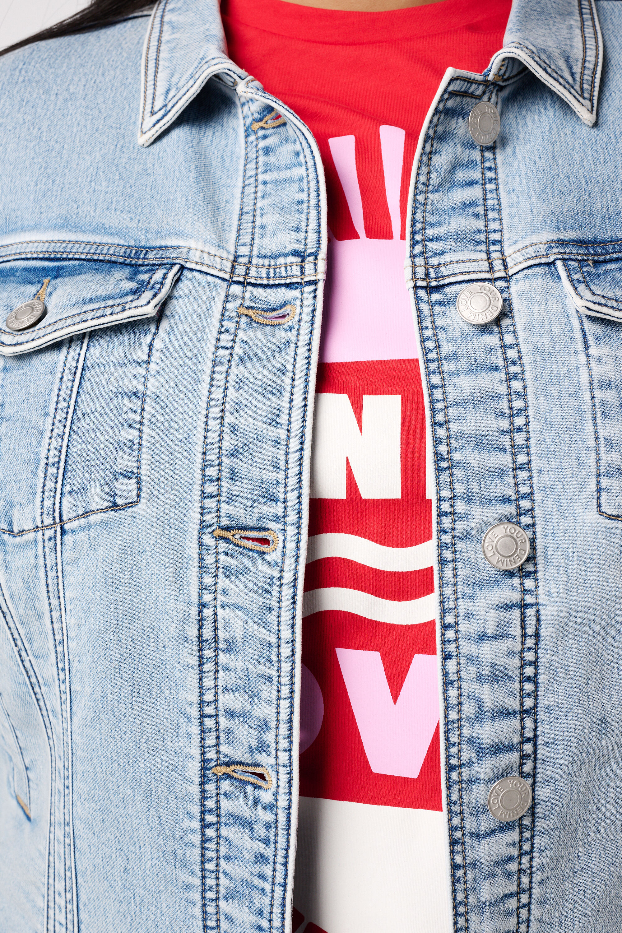 Spijkerjas met knoopsluiting image number 6